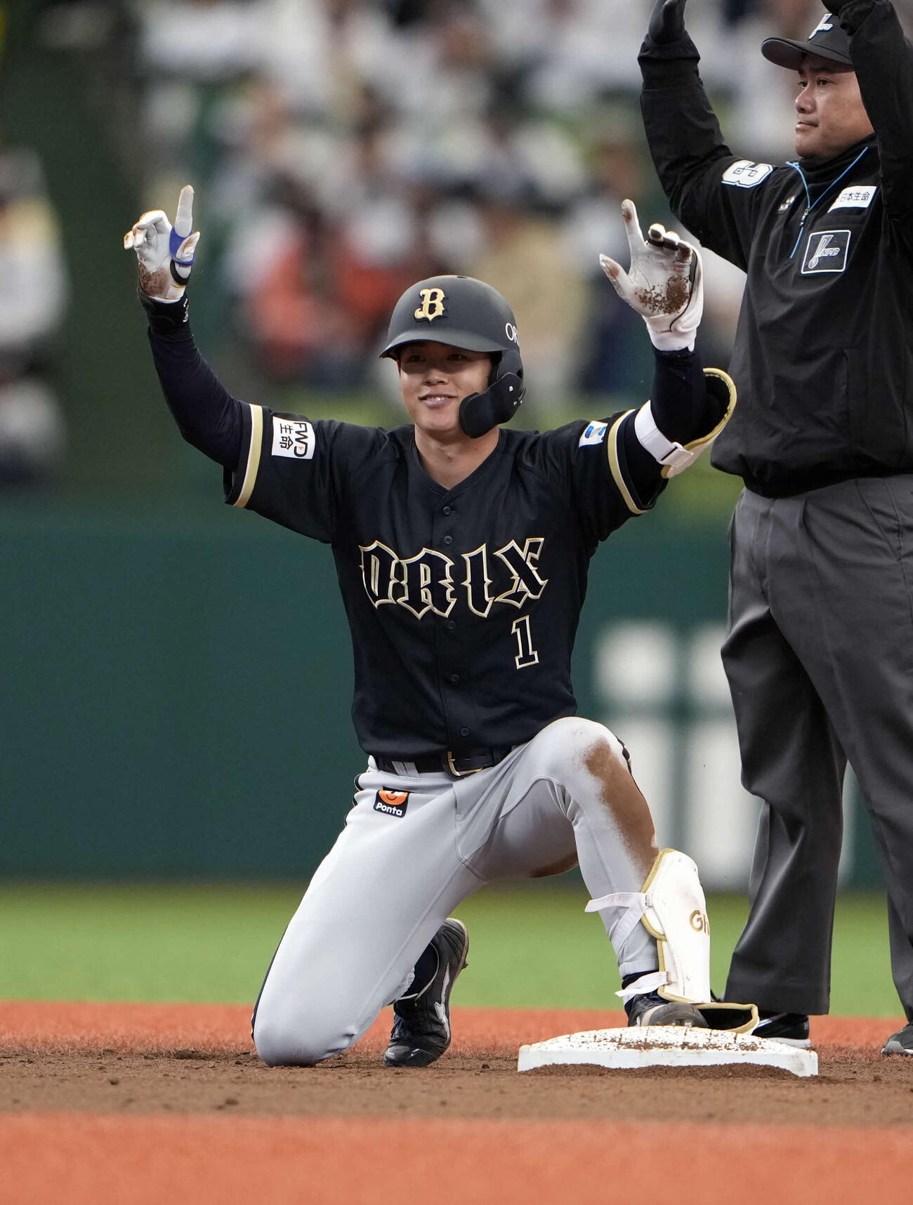 西武対オリックス　6回表オリックス無死一、三塁、適時二塁打を放ちポーズをとる太田（撮影・小島史椰）