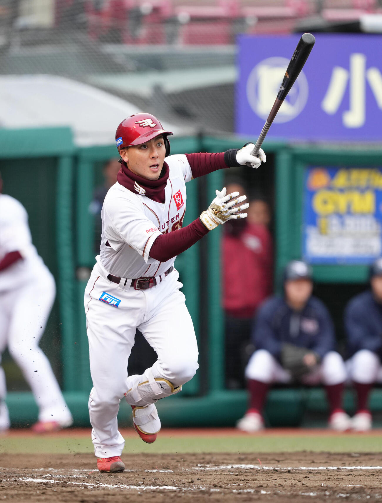 楽天対ソフトバンク　8回裏楽天2死二、三塁、村林は勝ち越し2点適時二塁打を放つ（撮影・足立雅史）