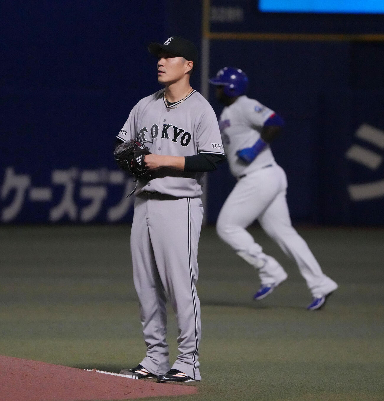 中日対巨人　5回裏中日1死一塁、サノーに左越え2点本塁打を浴びた則本（撮影・森本幸一）