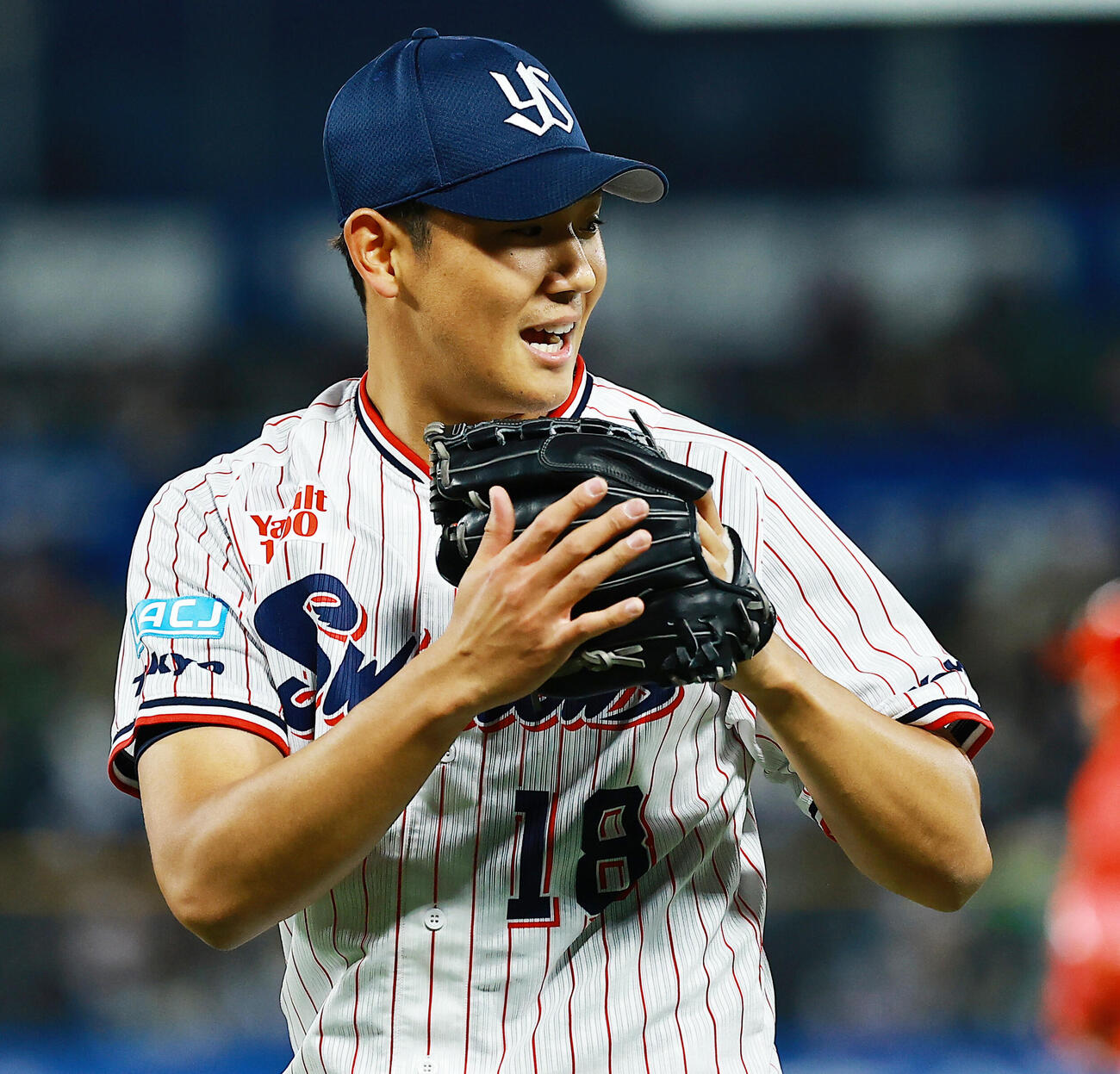 ヤクルト対広島　2回表を抑え喜ぶヤクルト奥川（撮影・野上伸悟）