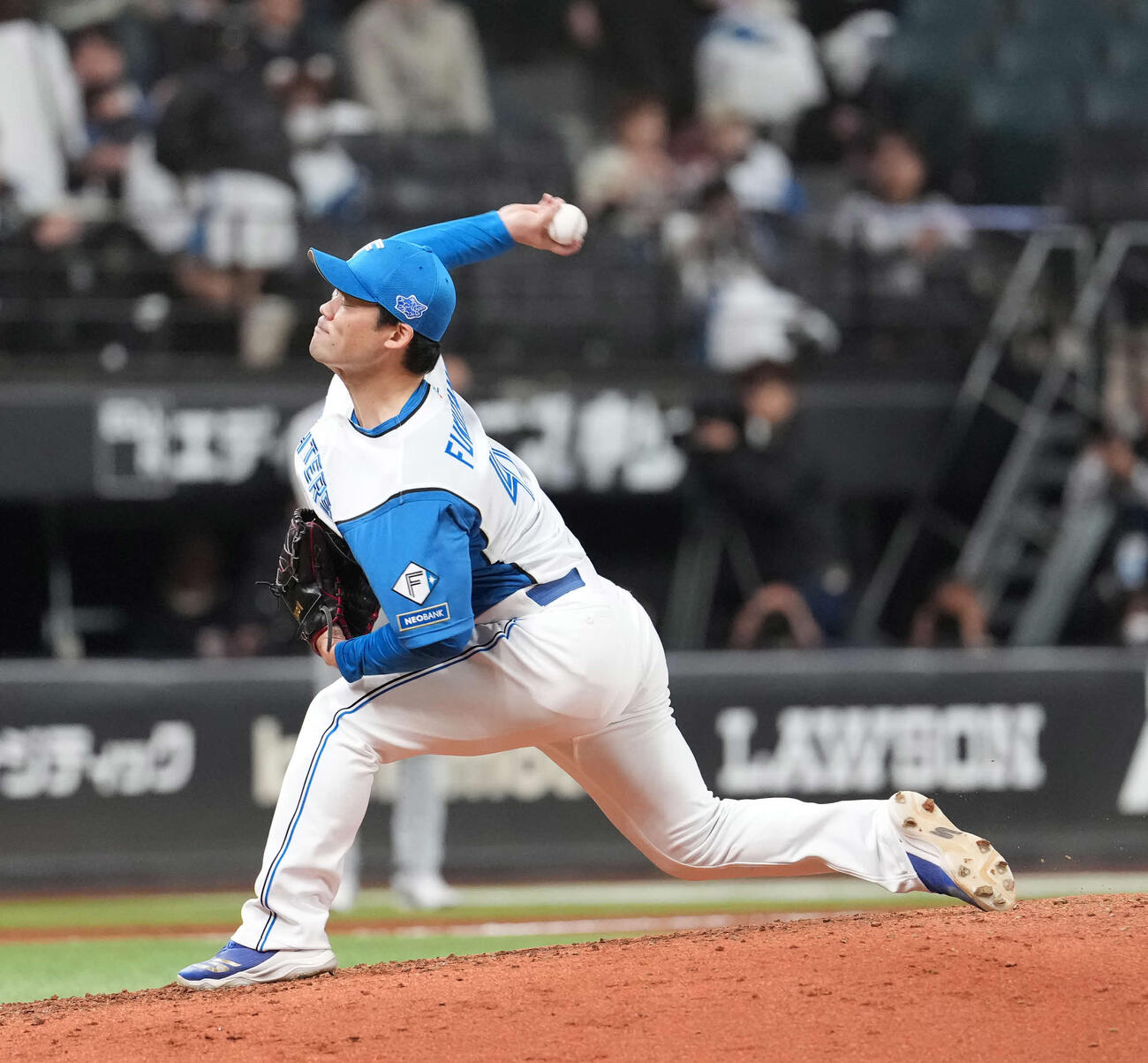 日本ハム対ロッテ　力投する日本ハム福谷（撮影・井上学）