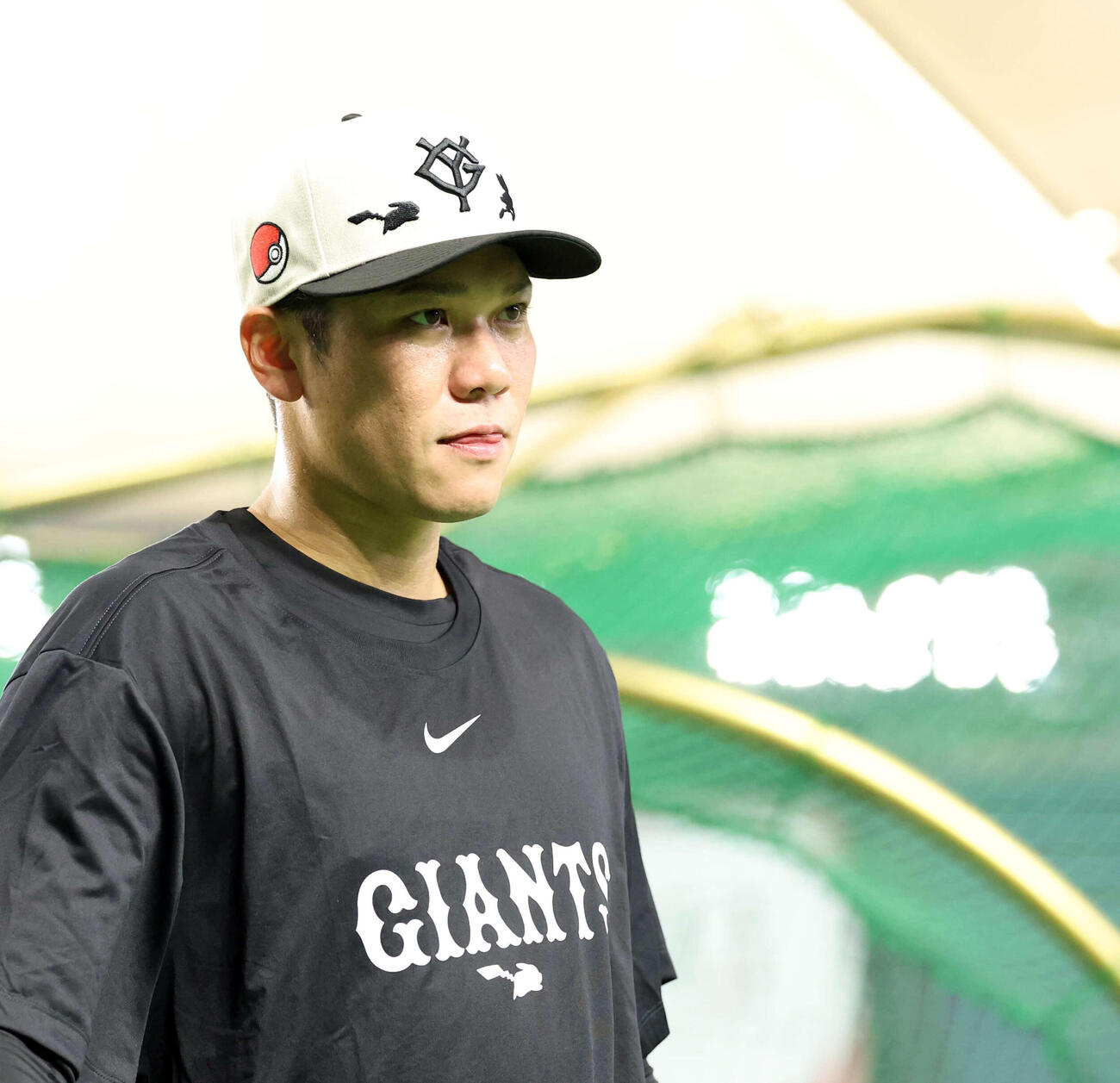 巨人対DeNA　試合前、ポケモンコラボキャップをかぶる巨人坂本勇（撮影・浅見桂子）