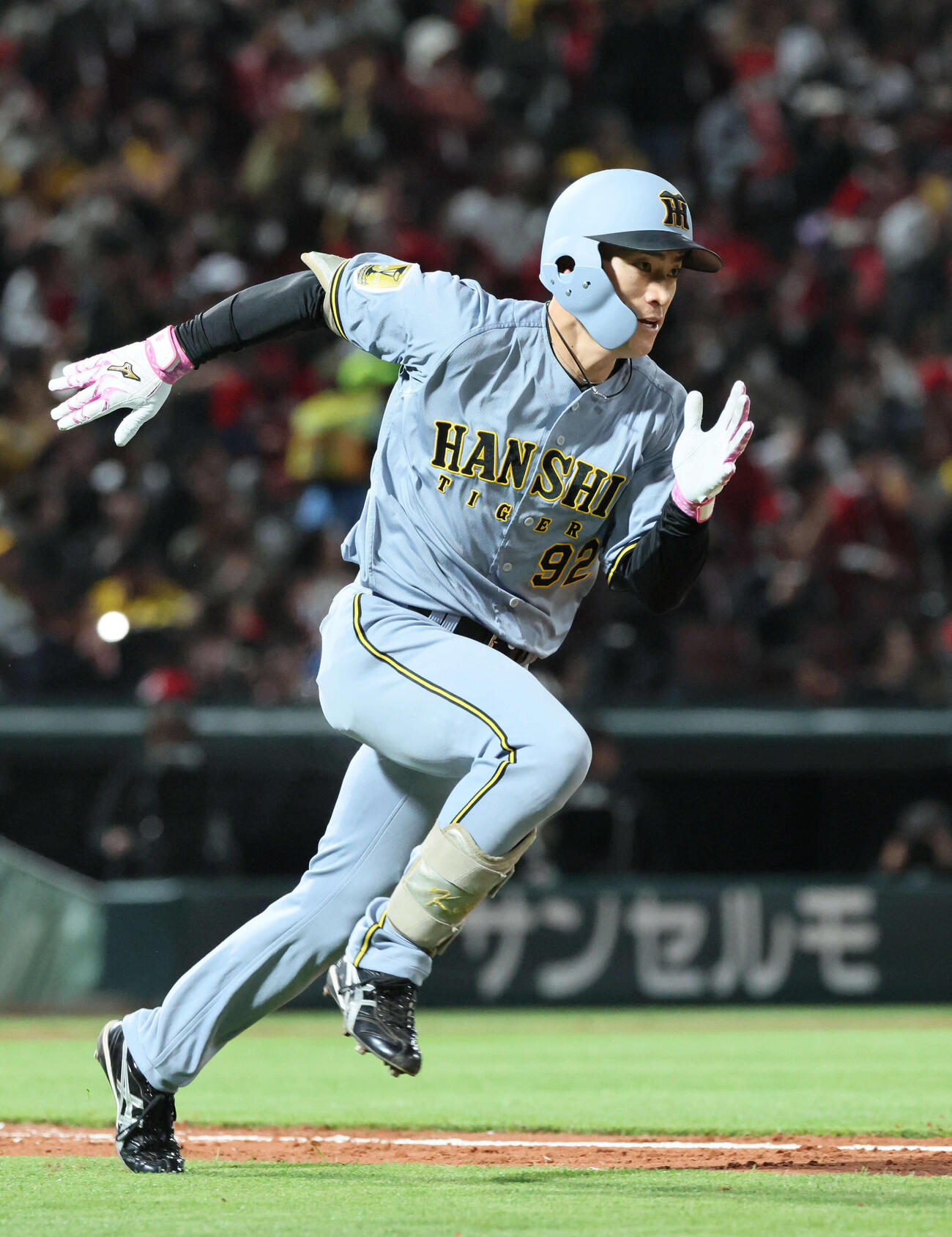 広島対阪神　5回表阪神1死、福島は左二塁打を放つ（撮影・加藤孝規）