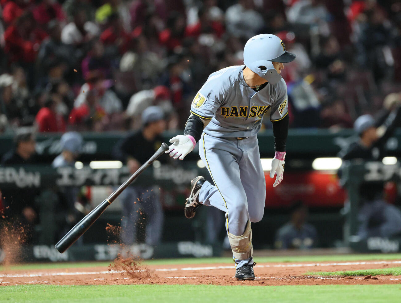 広島対阪神　5回表阪神1死、福島は左二塁打を放つ（撮影・加藤孝規）