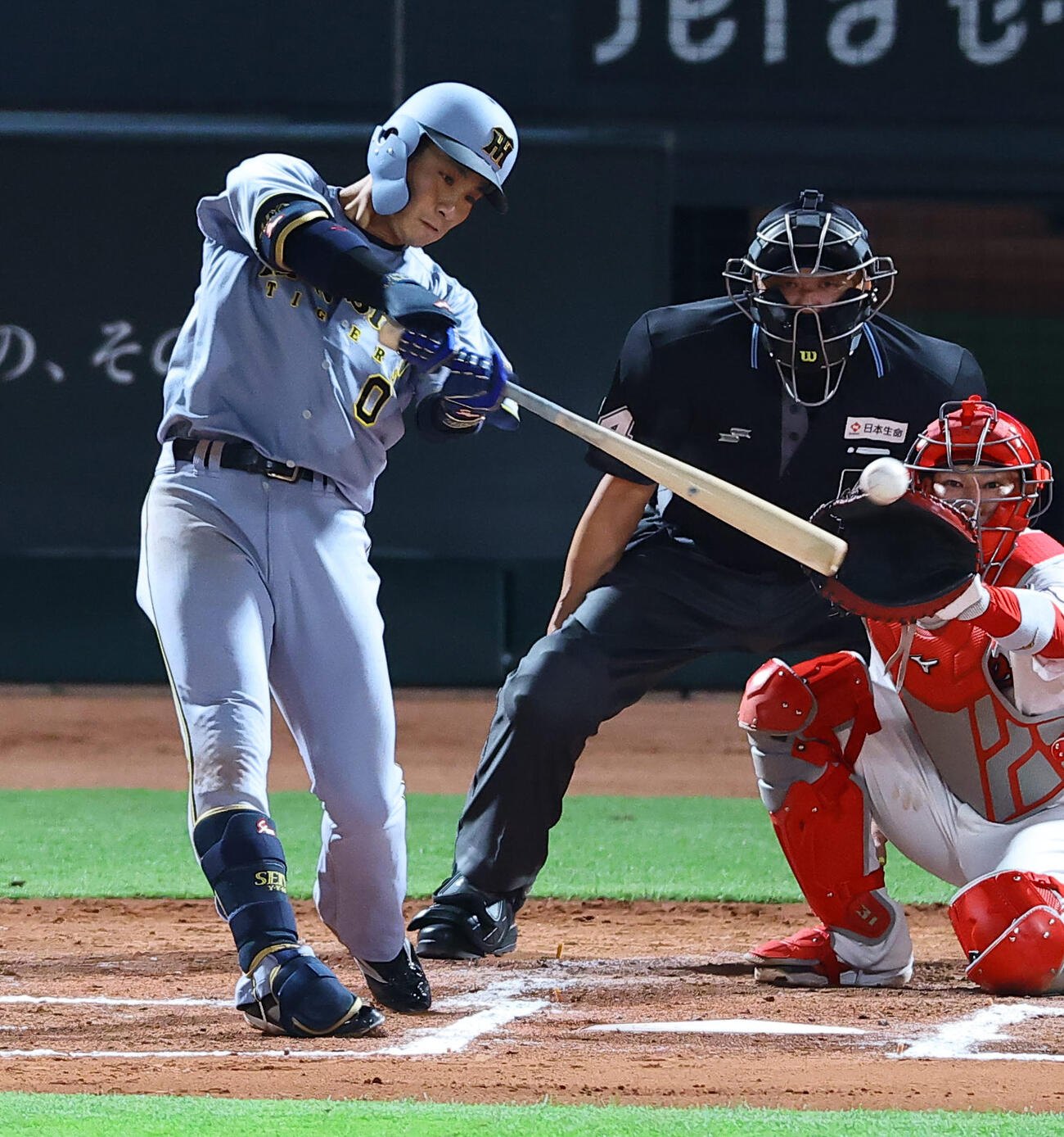 広島対阪神　6回表阪神1死一、二塁、木浪は安打を放つ（撮影・上田博志）