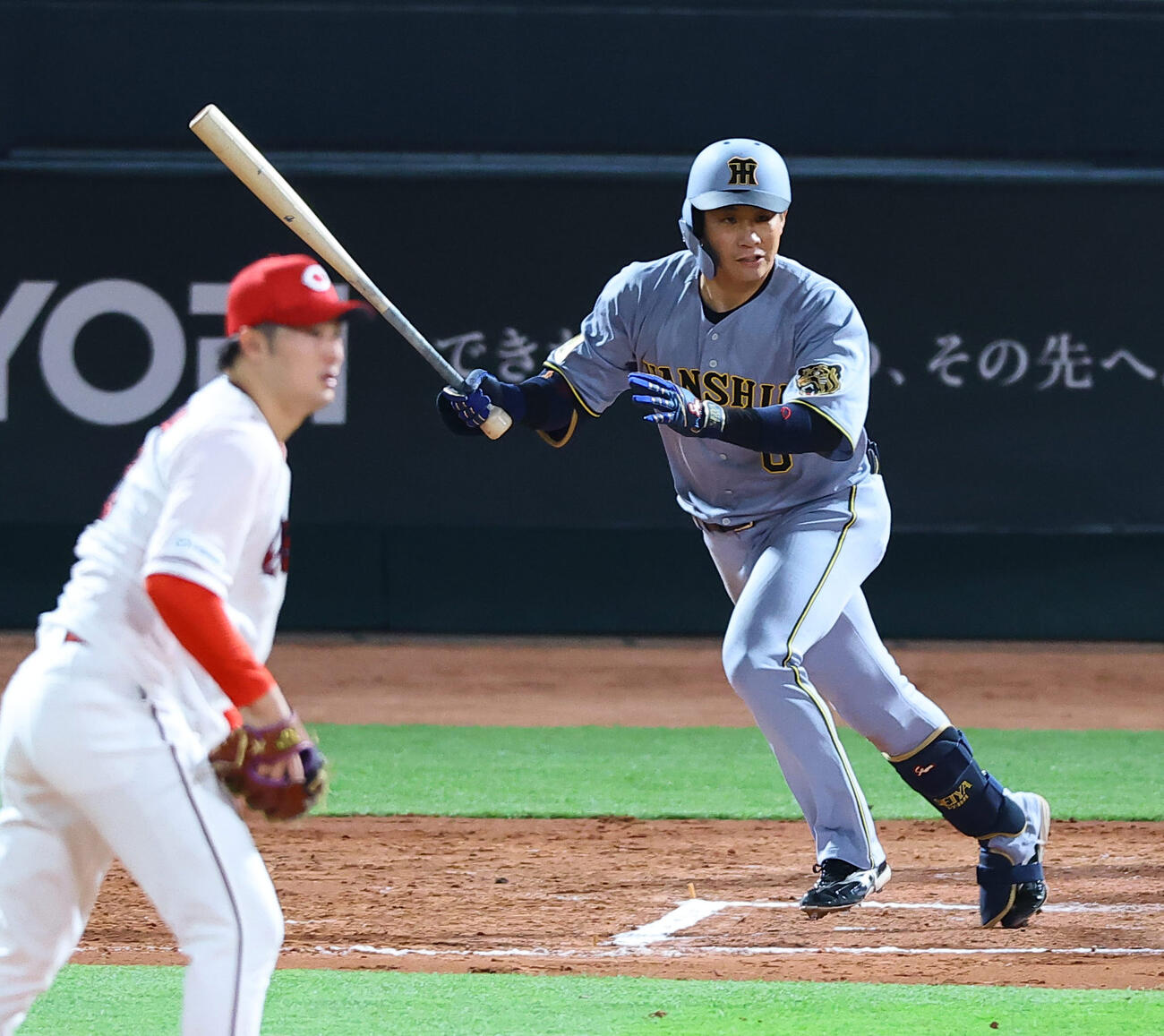 広島対阪神　6回表阪神1死一、二塁、木浪は安打を放つ（撮影・上田博志）