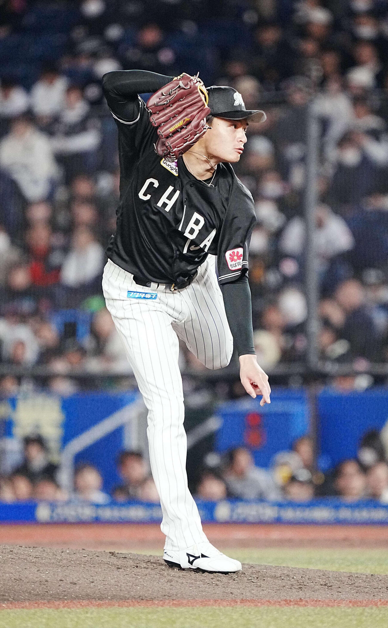 ロッテ対ソフトバンク　ロッテ先発の毛利（撮影・小沢裕）