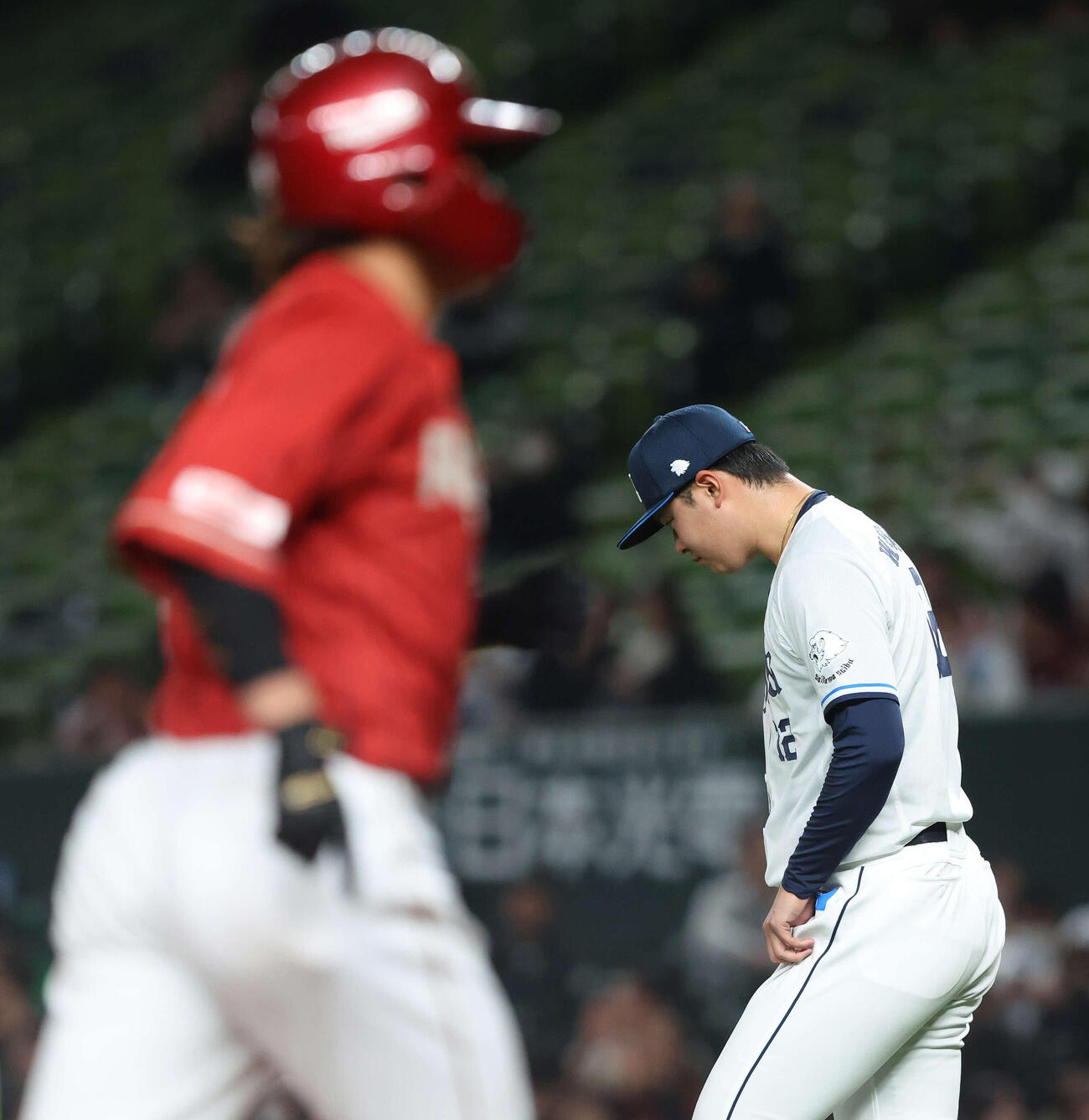 西武対楽天　4回表楽天無死二、三塁、黒川に右越え3点本塁打を浴びる渡辺（撮影・河田真司）