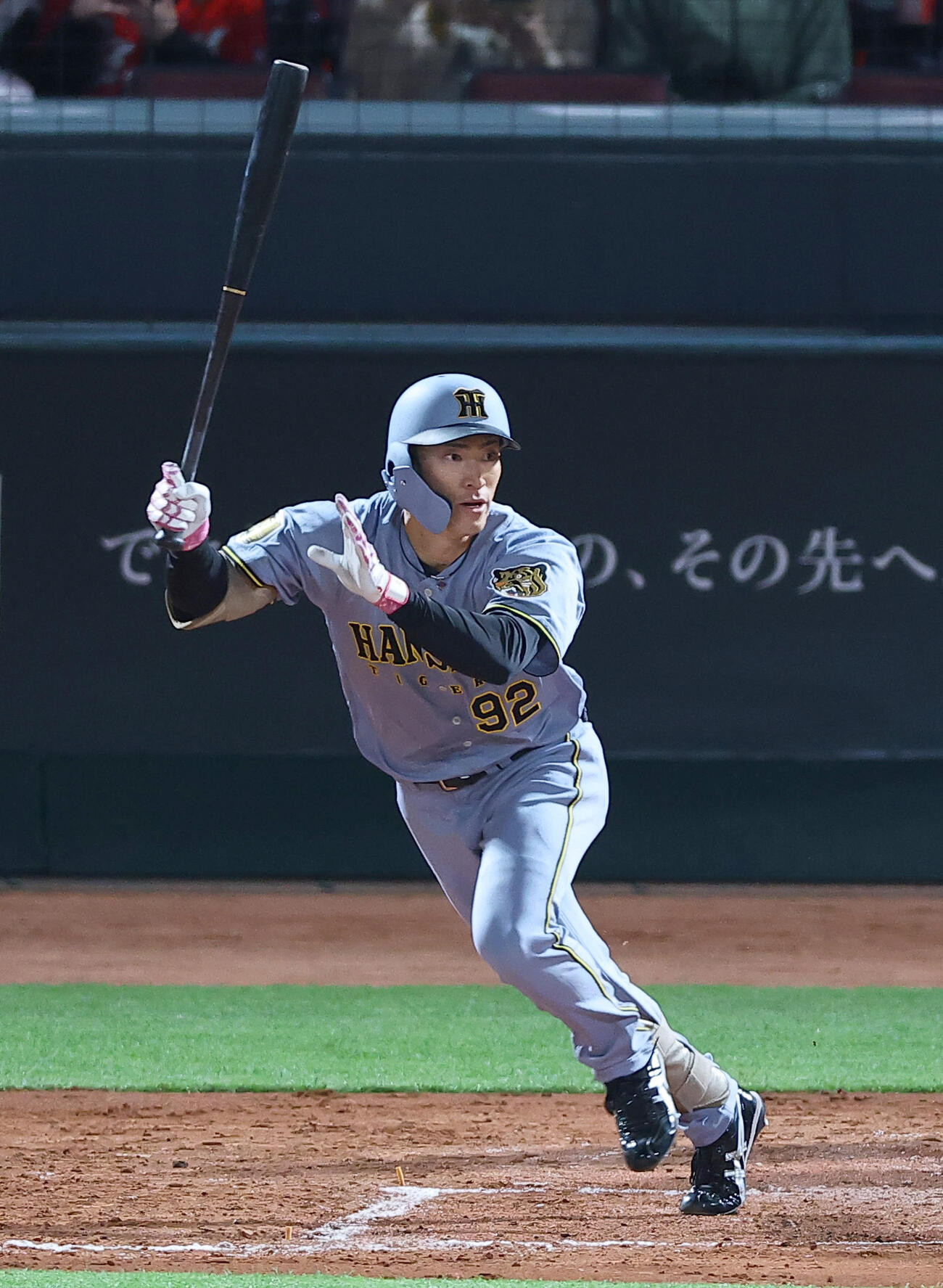 広島対阪神　5回表阪神1死、福島はプロ初安打となる二塁打を放つ（撮影・上田博志）