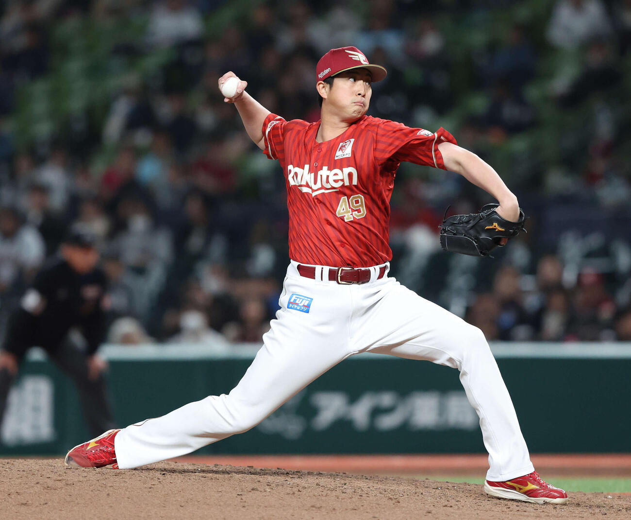 西武対楽天　8回裏、2番手で登板する西垣（撮影・河田真司）