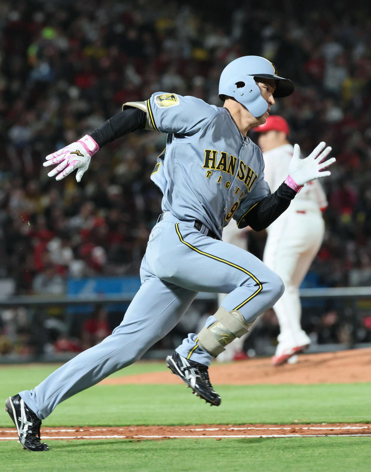 広島対阪神　5回表阪神1死、福島は左二塁打を放つ（撮影・加藤孝規）