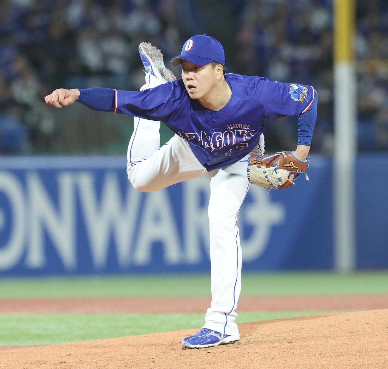 ヤクルト対中日　中日先発の柳（撮影・黒川智章）