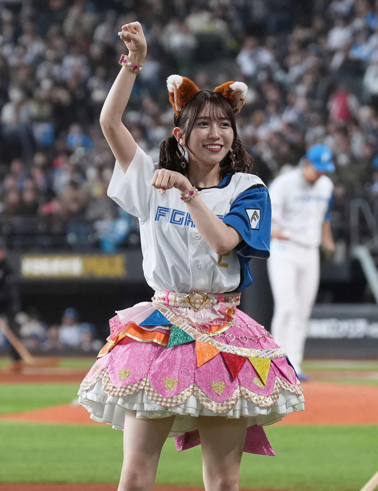 日本ハム対オリックス　きつねダンスを踊る超ときめき♡宣伝部（撮影・井上学）