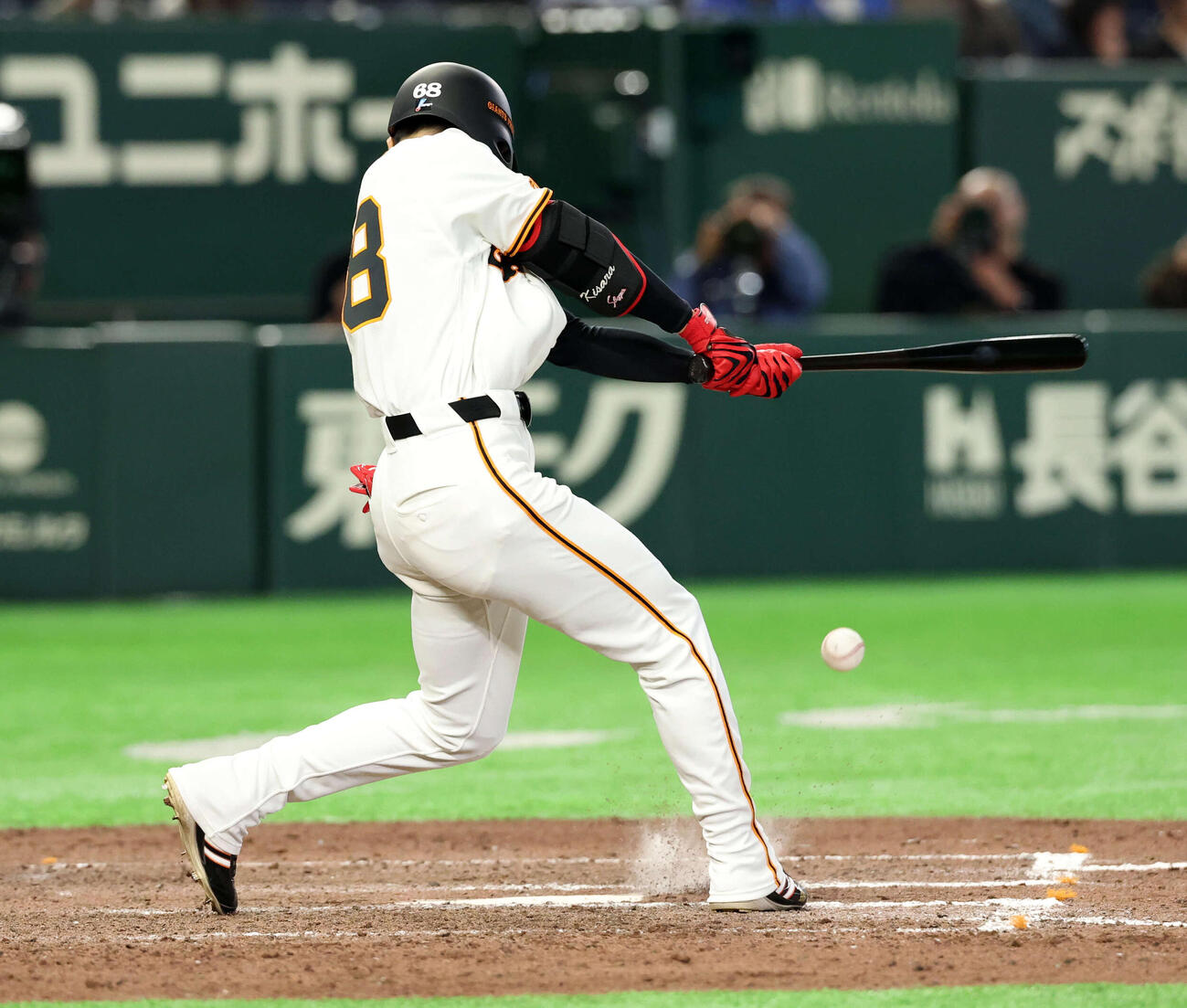 巨人対DeNA 7回裏巨人2死一塁、宇都宮は三塁内野安打でプロ初安打とする（撮影・浅見桂子）