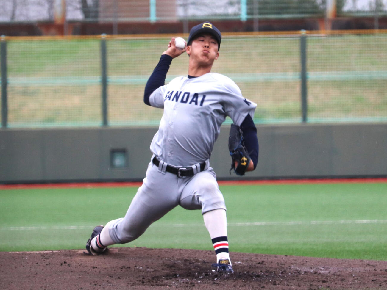 神戸学院大対京産大1節1回戦　先発した、京産大の野原（撮影・中島麗）