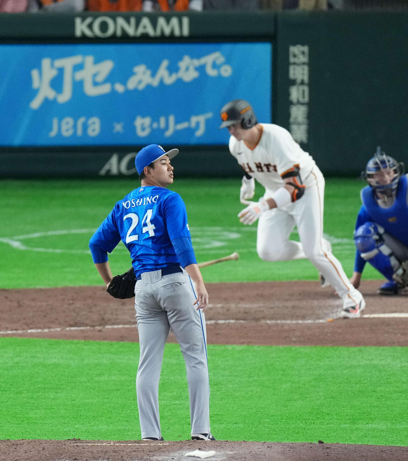 巨人対DeNA 5回裏巨人無死、ダルベックに二塁打を浴びる吉野（撮影・増田悦実）