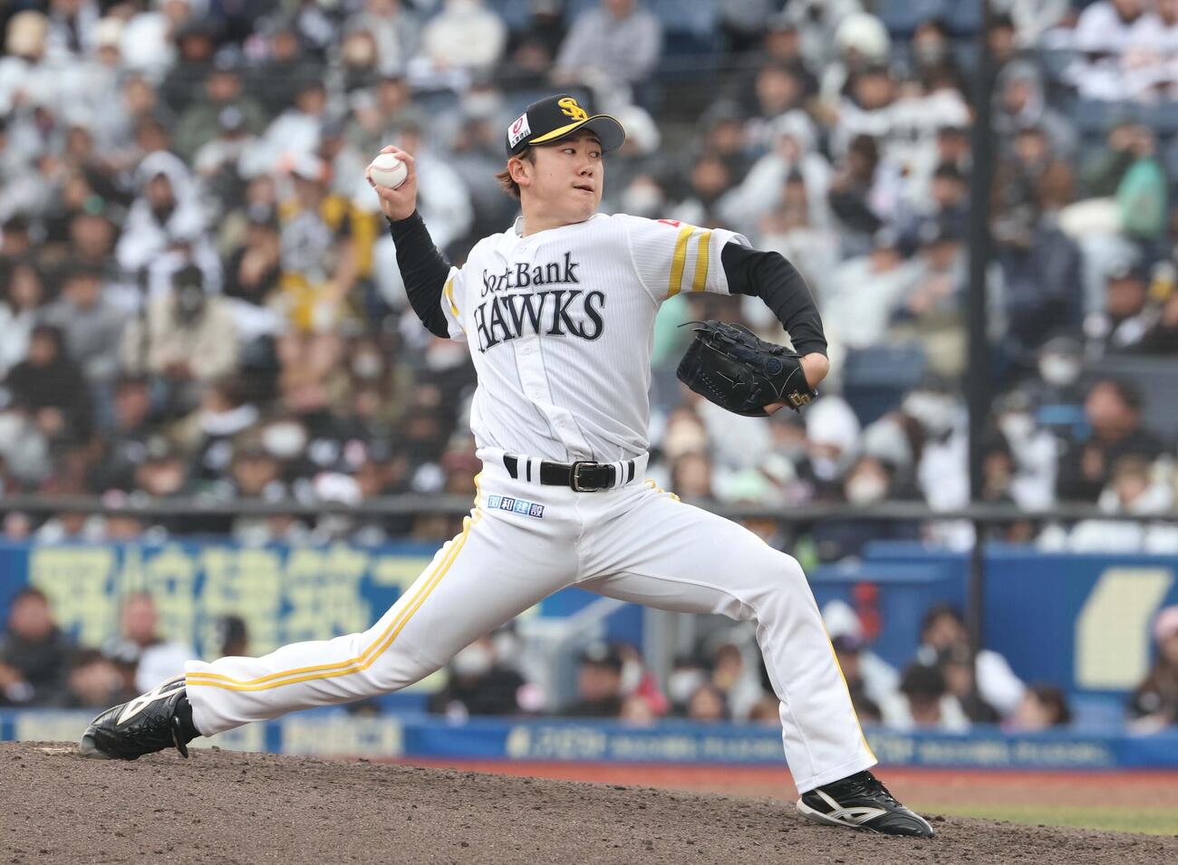 ロッテ対ソフトバンク　8回に登板の木村光（撮影・黒川智章）