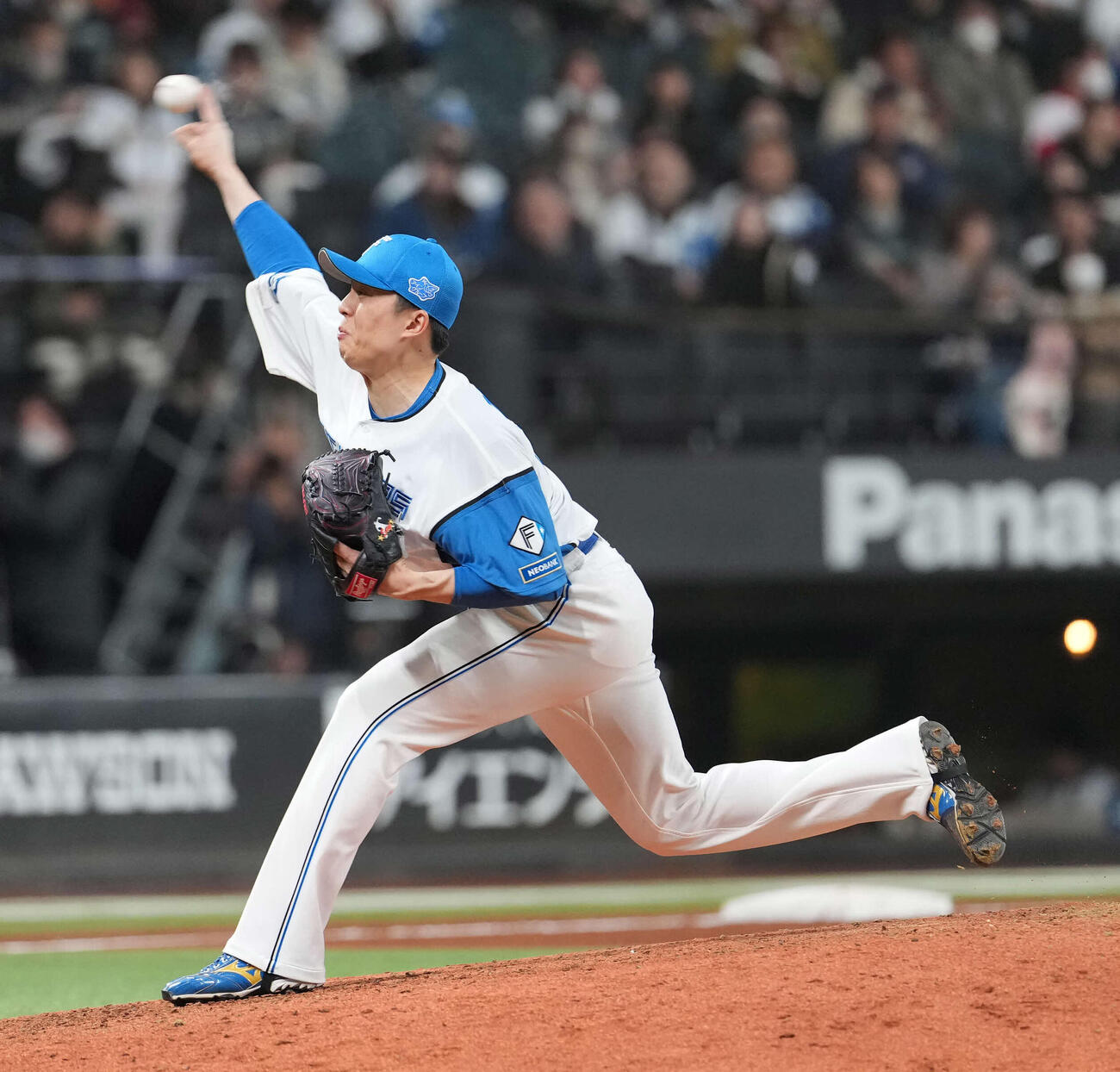 日本ハム対オリックス　力投する日本ハム田中（撮影・井上学）