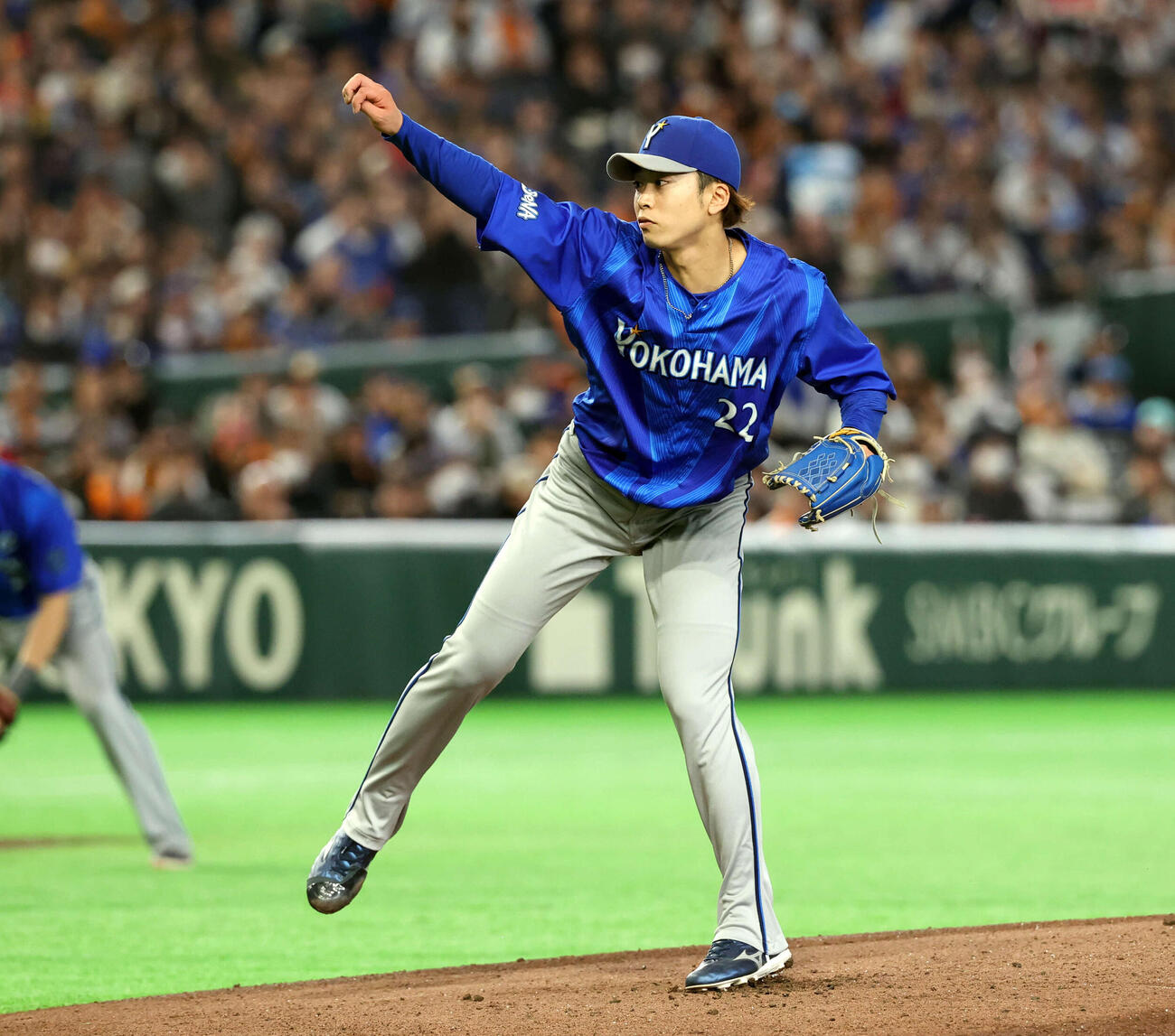 巨人対DeNA　力投するDeNA先発の入江（撮影・浅見桂子）