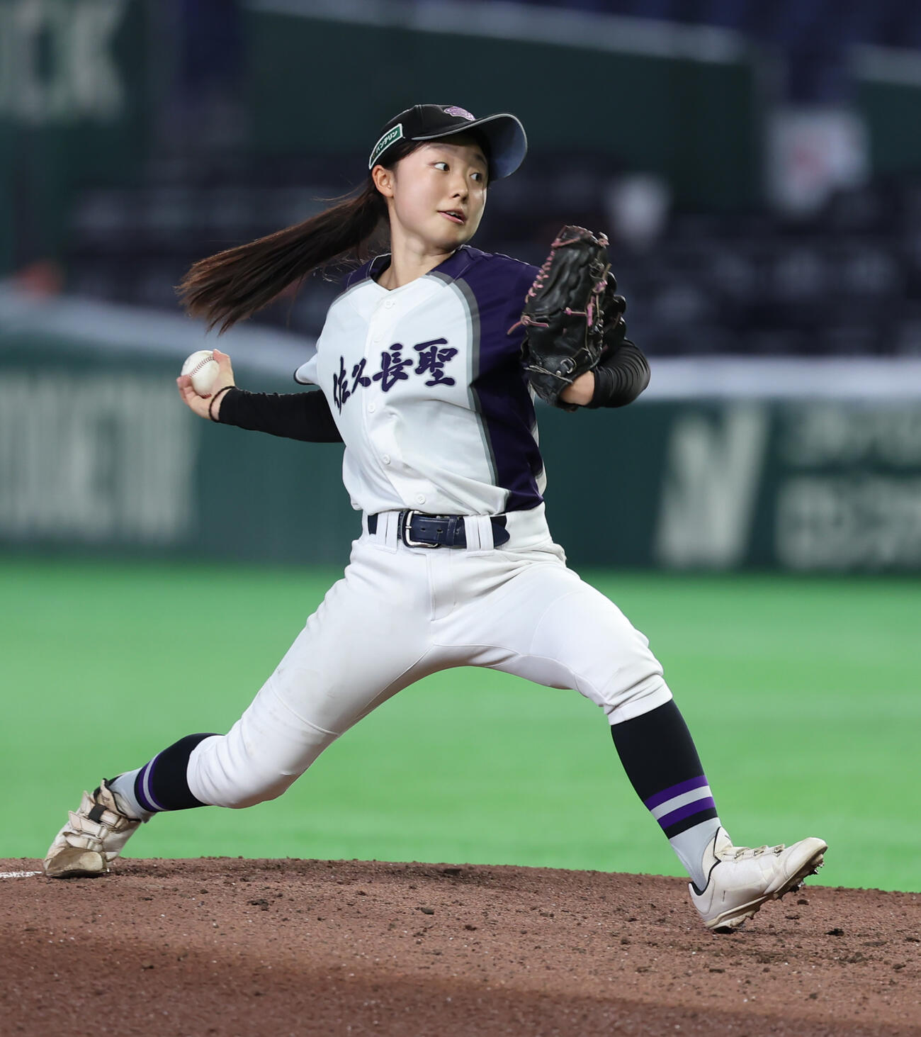 佐久長聖対履正社　力投する佐久長聖先発の中沢（撮影・水谷安孝）