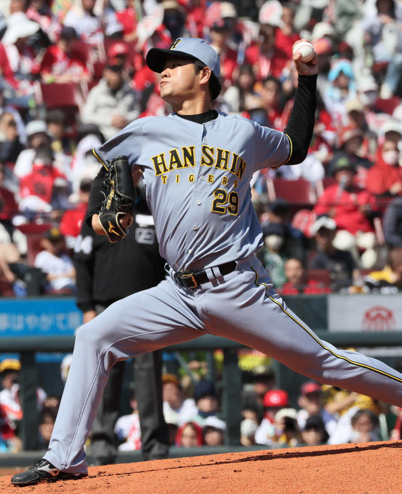 広島対阪神　阪神先発の高橋（撮影・加藤孝規）
