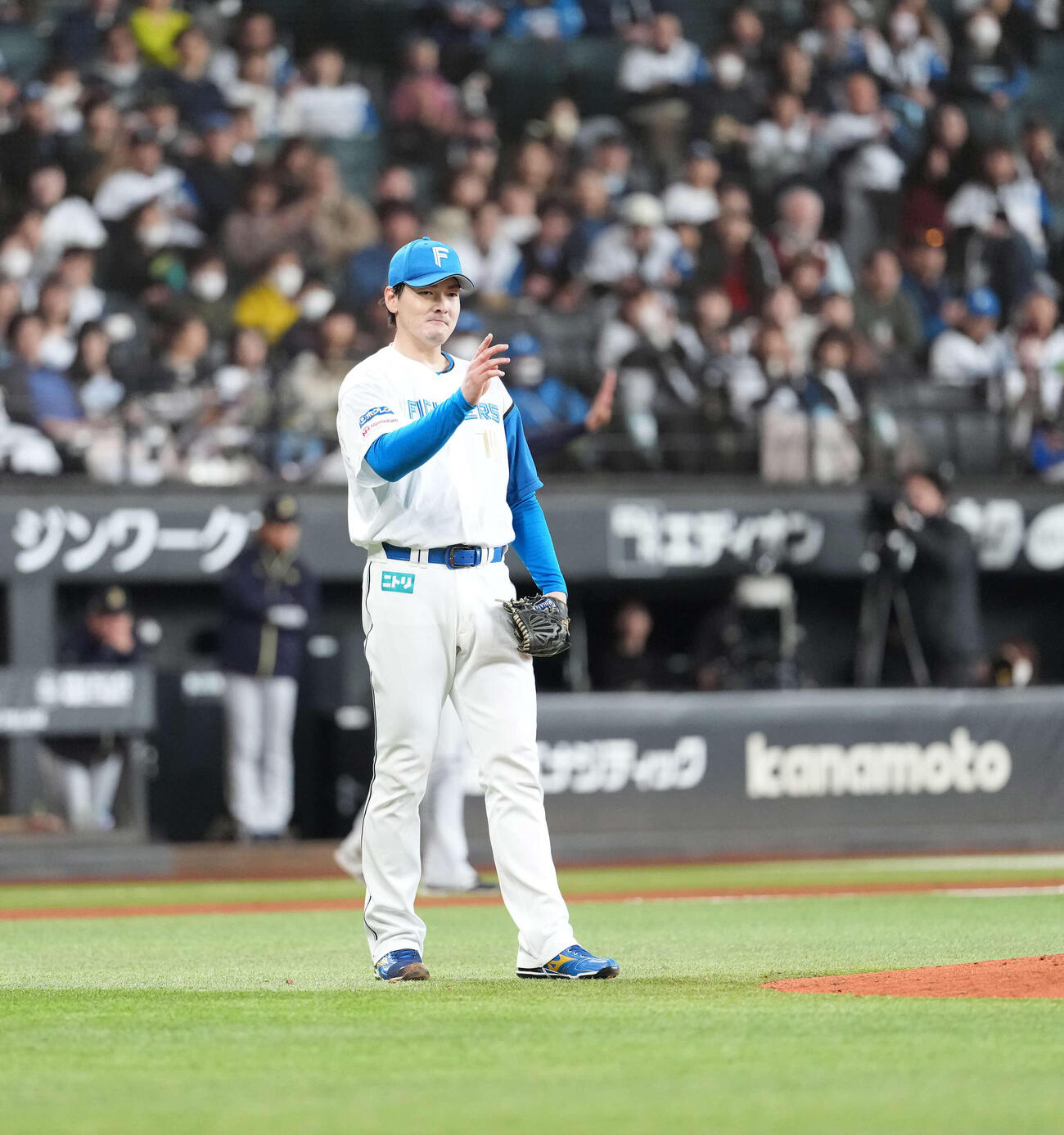 日本ハム対オリックス　4回表を無失点で切り抜けた有原（撮影・井上学）