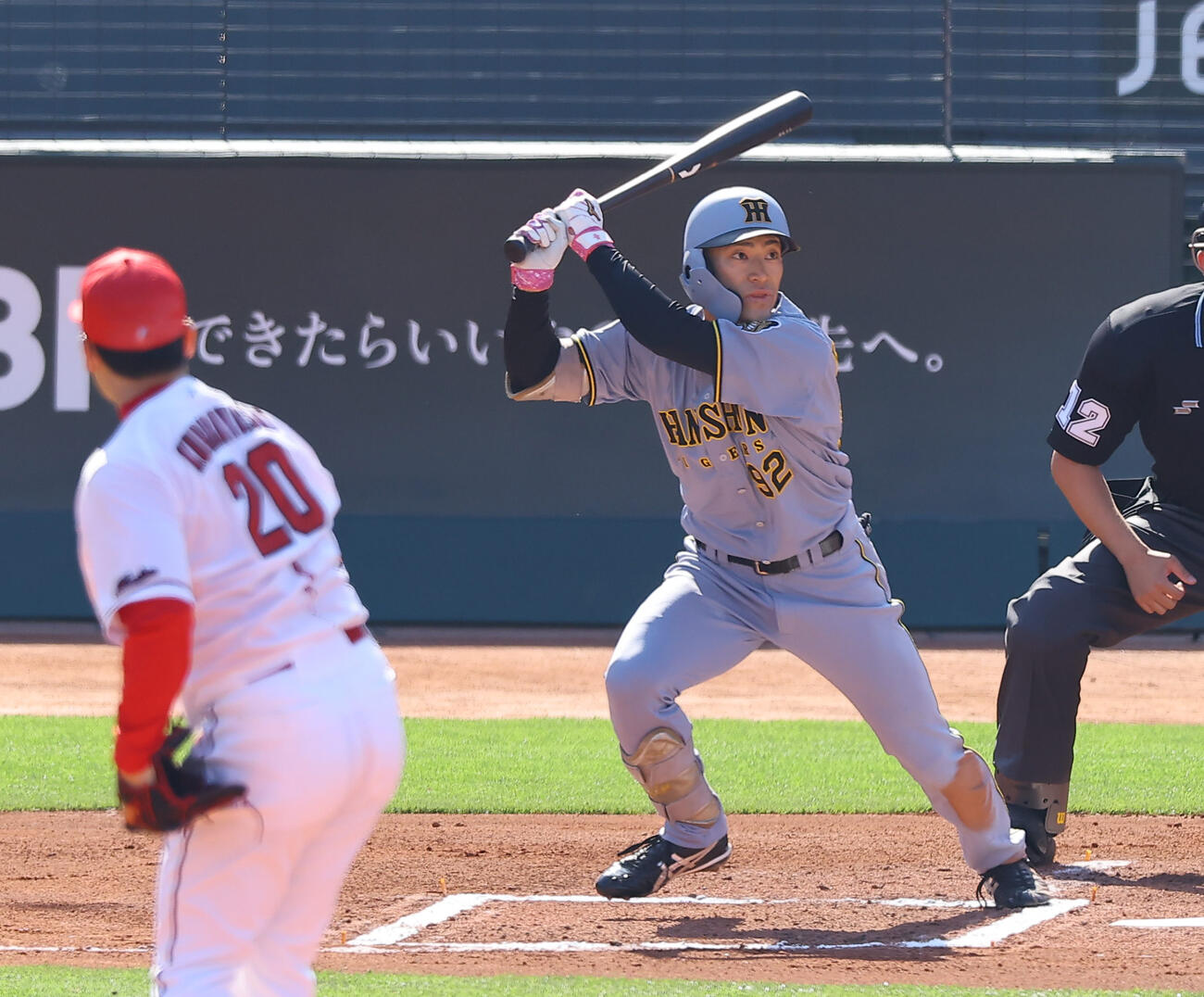 広島対阪神　6回表阪神無死、福島は二塁打を放つ（撮影・上田博志）