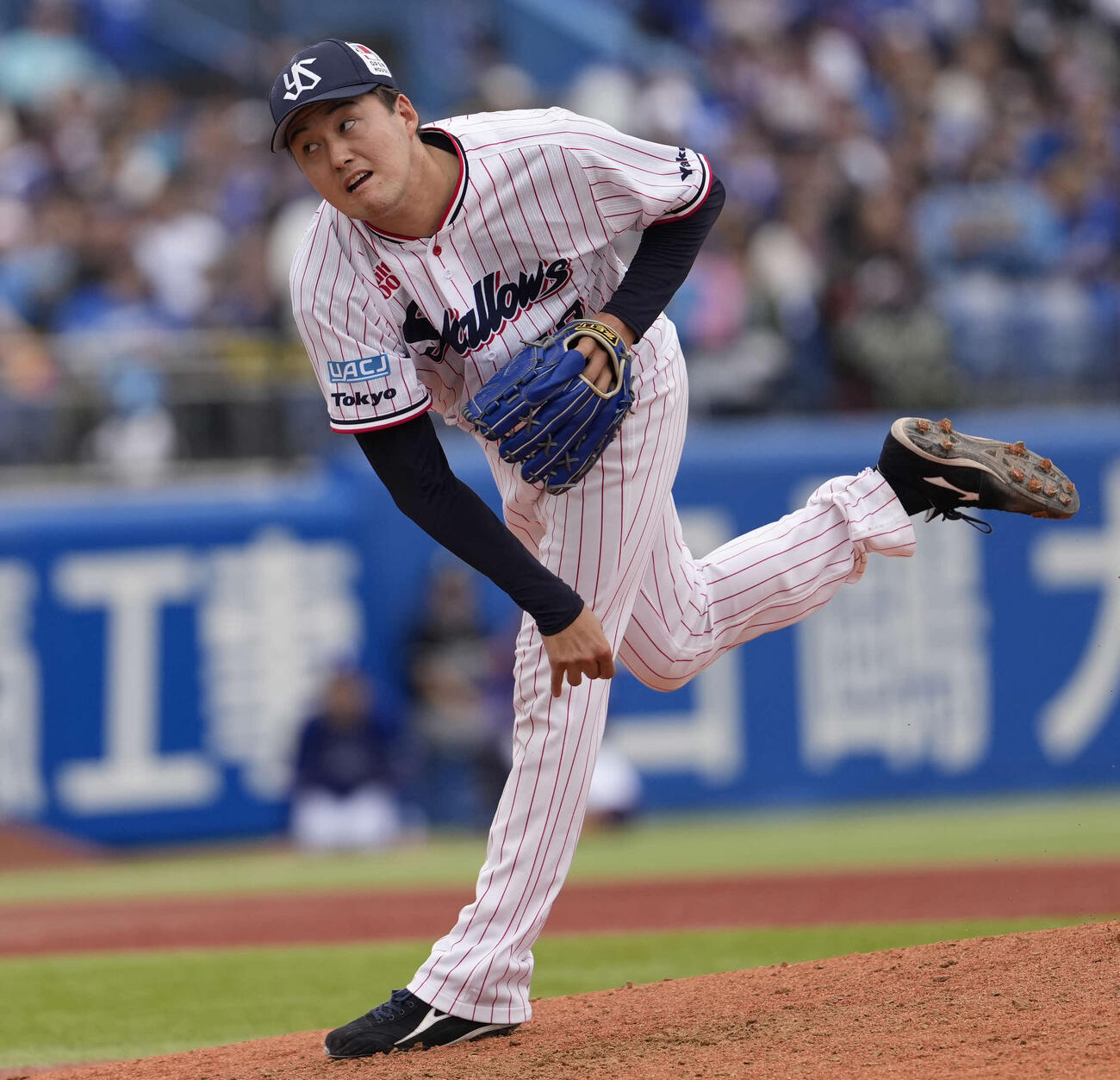 ヤクルト対中日　7回表3番手で登板し力投するヤクルト広沢（撮影・小島史椰）