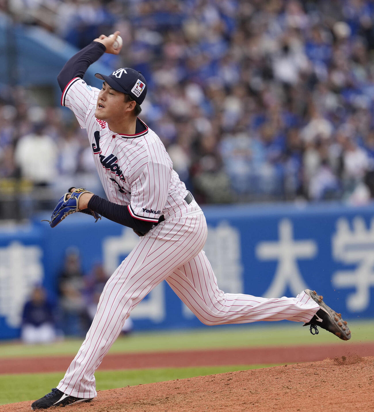 ヤクルト対中日　7回表3番手で登板し力投するヤクルト広沢（撮影・小島史椰）