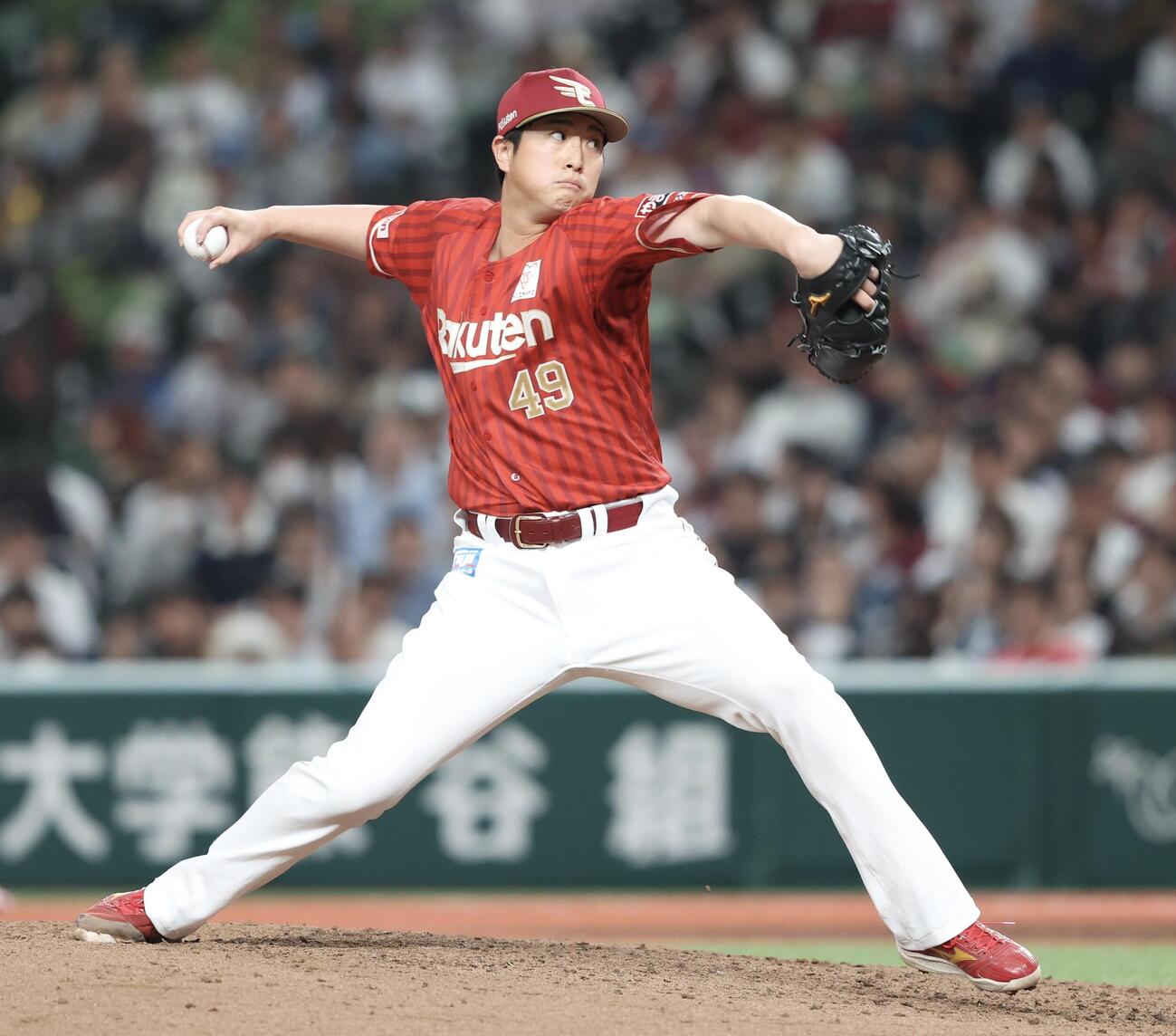 西武対楽天　8回裏、4番手で登板する西垣（撮影・河田真司）