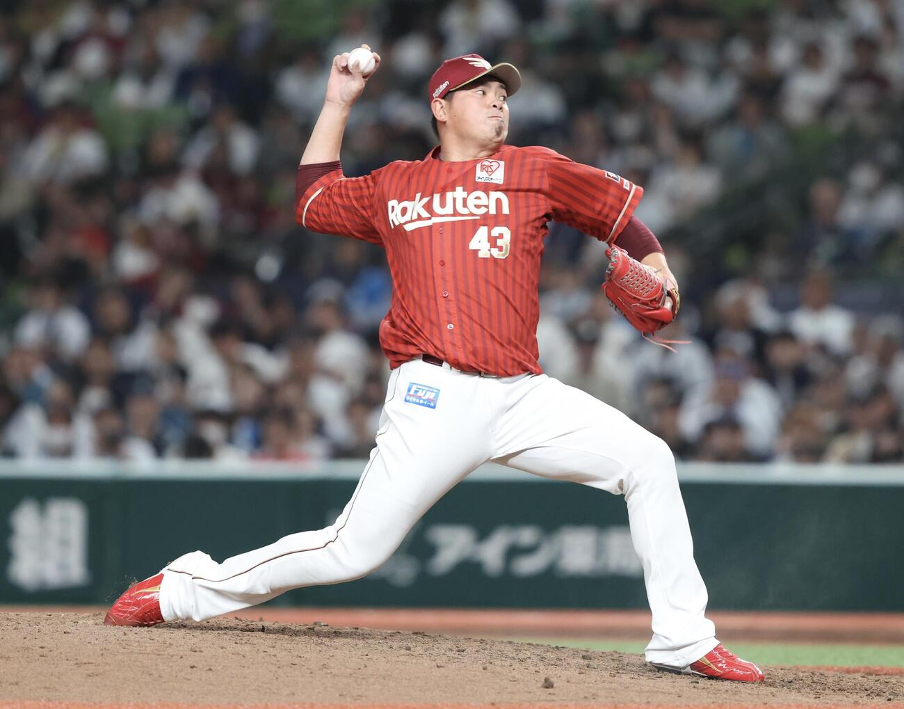西武対楽天　延長11回裏、7番手で登板する宋（撮影・河田真司）