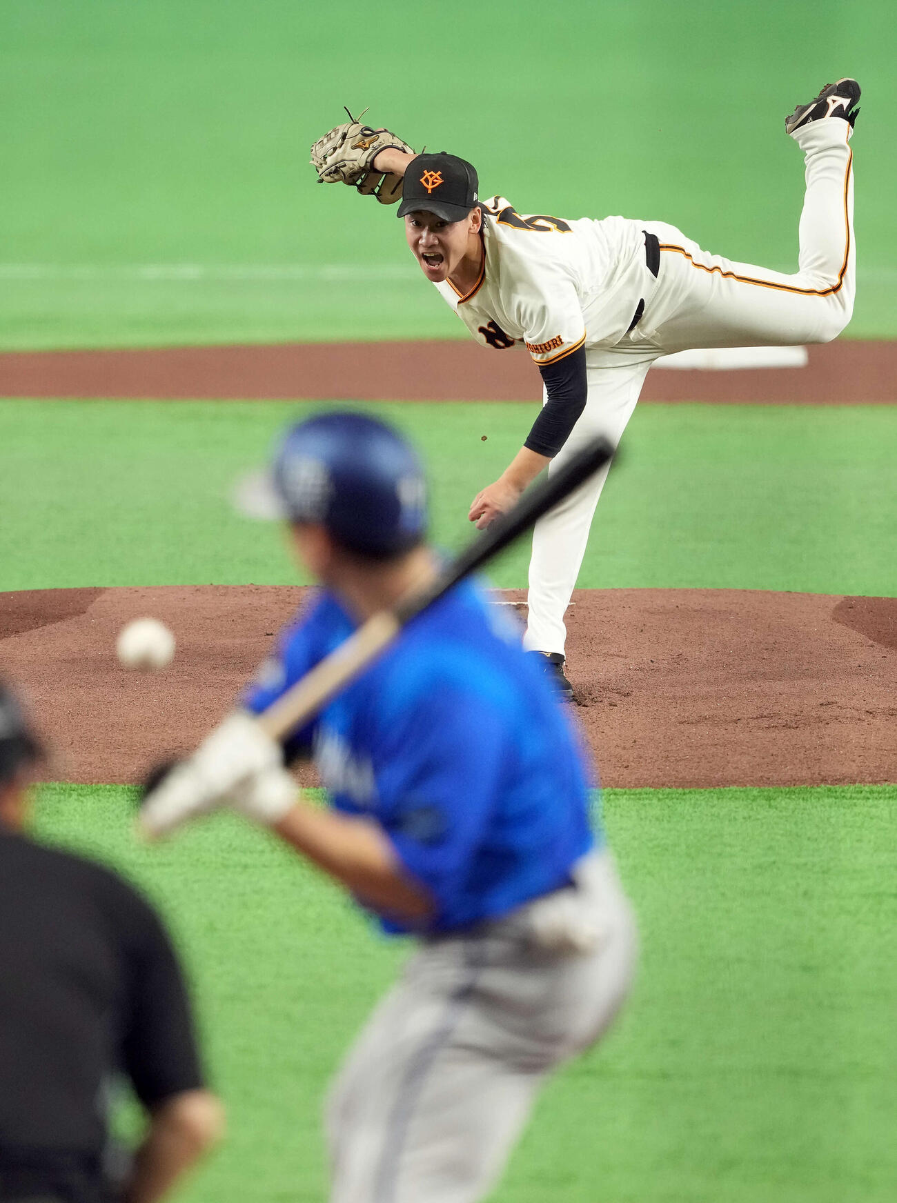巨人対DeNA　力投する巨人の先発井上（撮影・たえ見朱実）