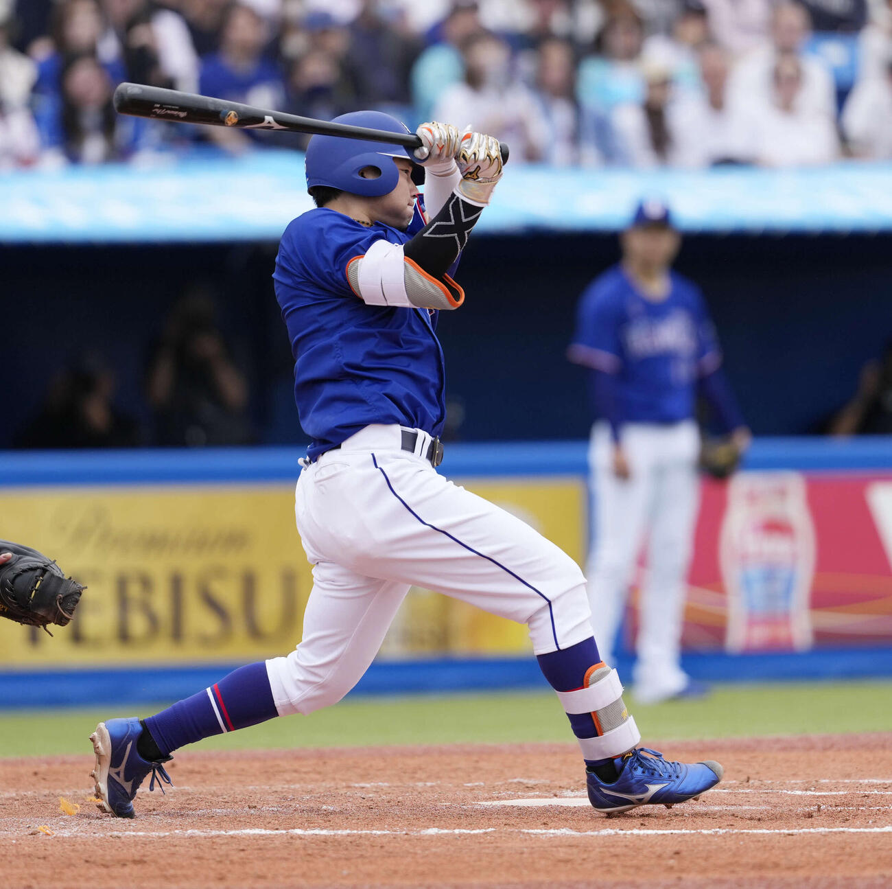 ヤクルト対中日　4回表中日1死満塁、村松の遊ゴロの間に細川が生還し先制点となる（撮影・小島史椰）