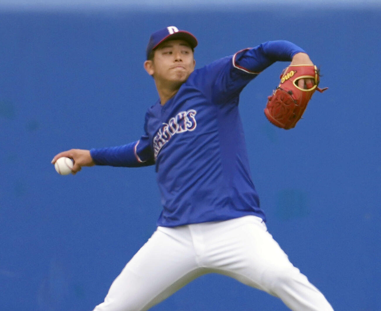 キャッチボールをする中日松山晋也（2026年4月撮影）