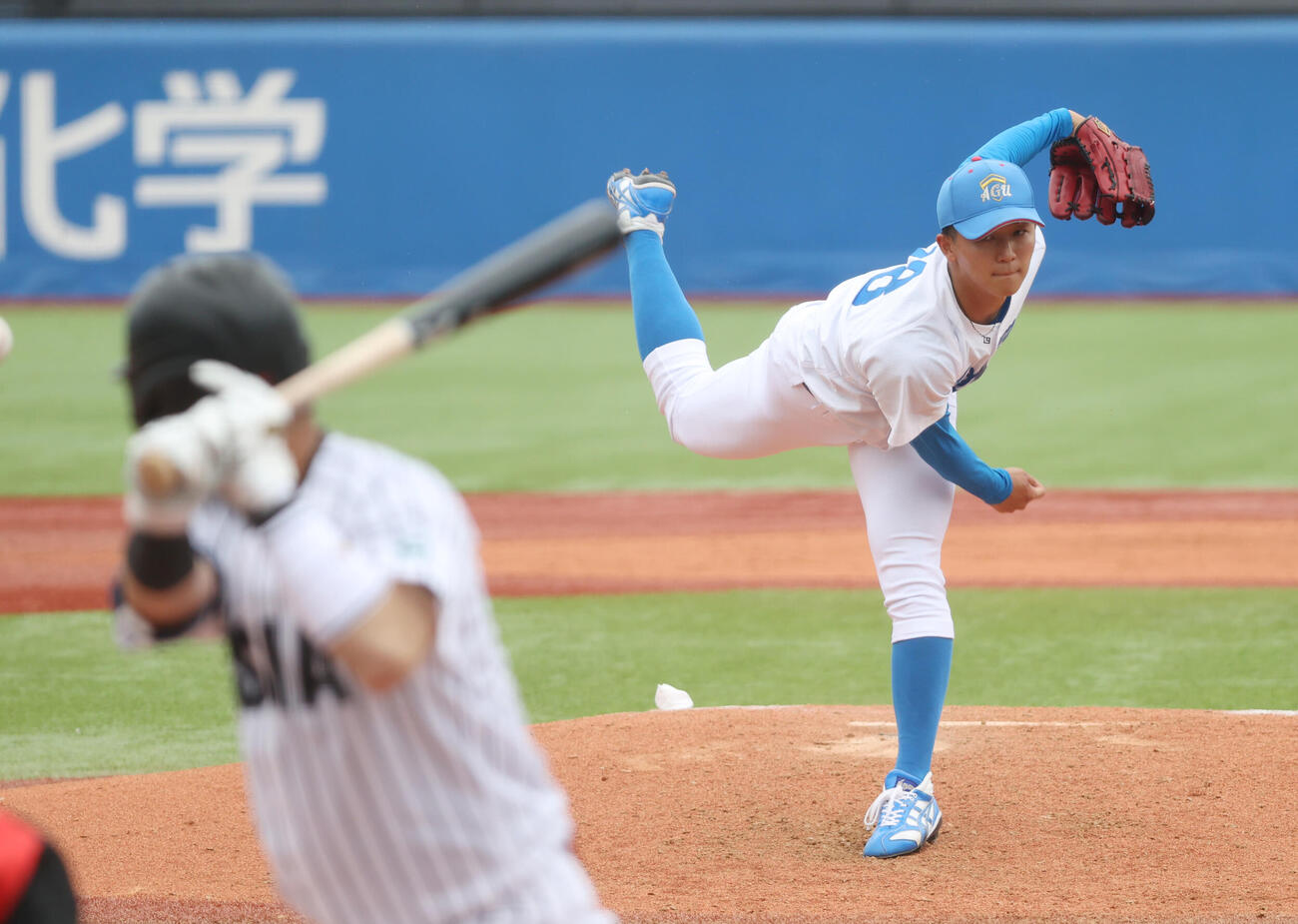 青学大対亜大　先発した青学大・鈴木（撮影・柴田隆二）