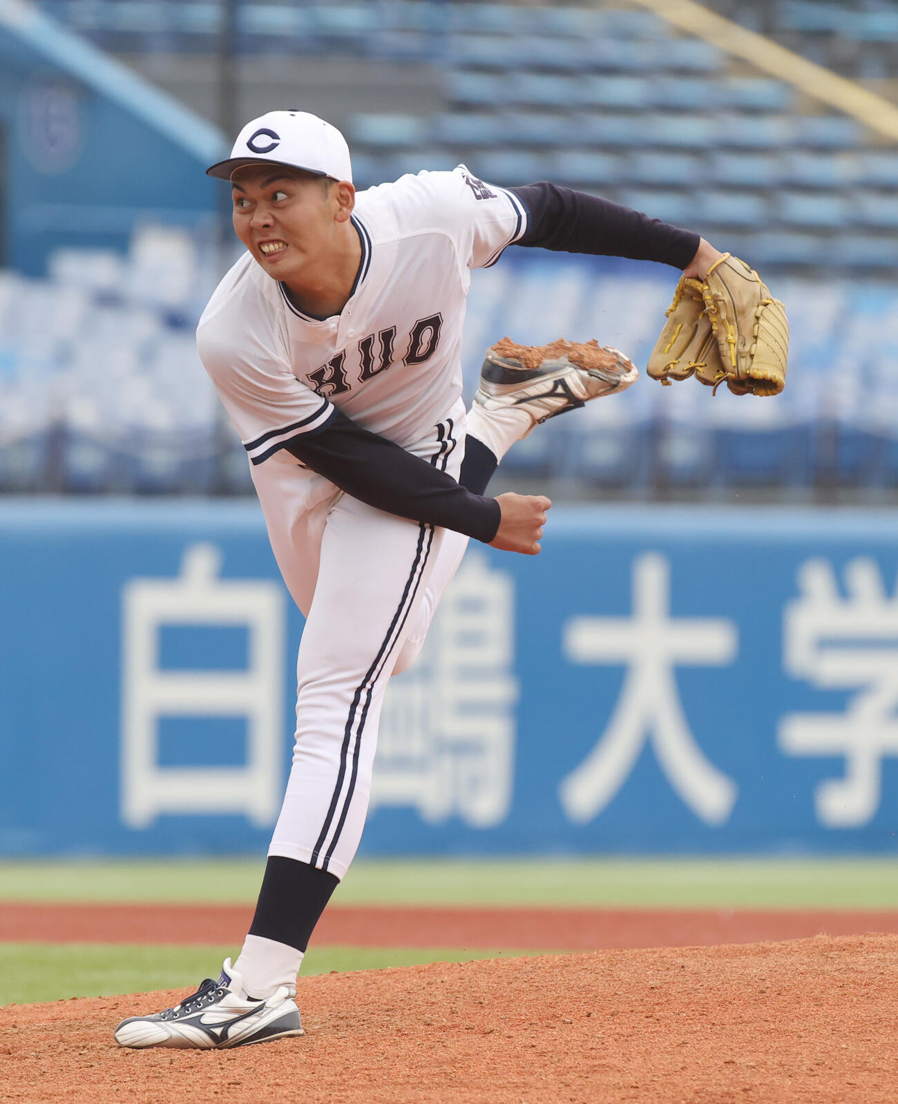 国学院大対中大　8回から登板した中大・平井（撮影・柴田隆二）
