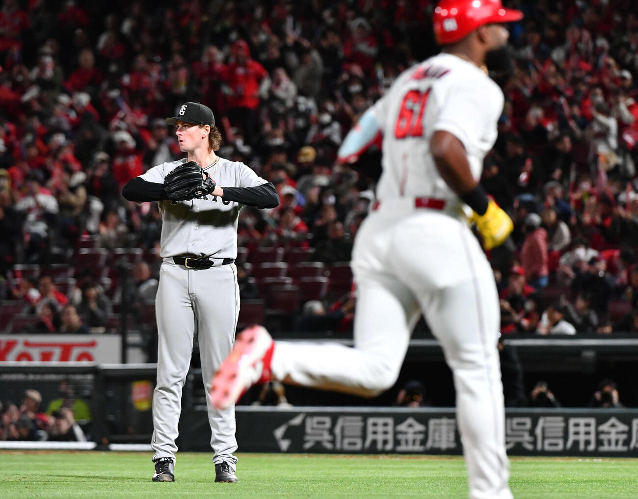 先制の左越え2点本塁打を打たれたフォレスト・ウィットリー（撮影・岩下翔太）