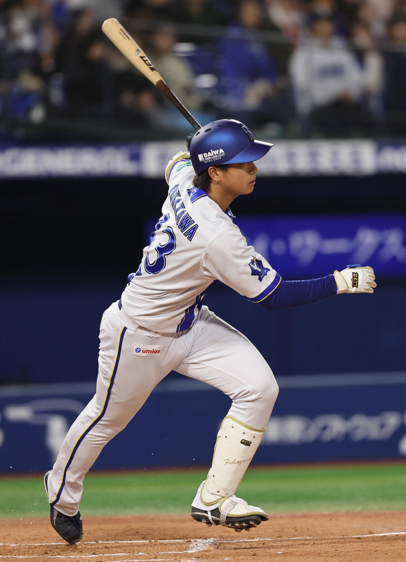 DeNA対中日　3回裏DeNA1死、初打席で初安打を放つ深沢（撮影・野上伸悟）