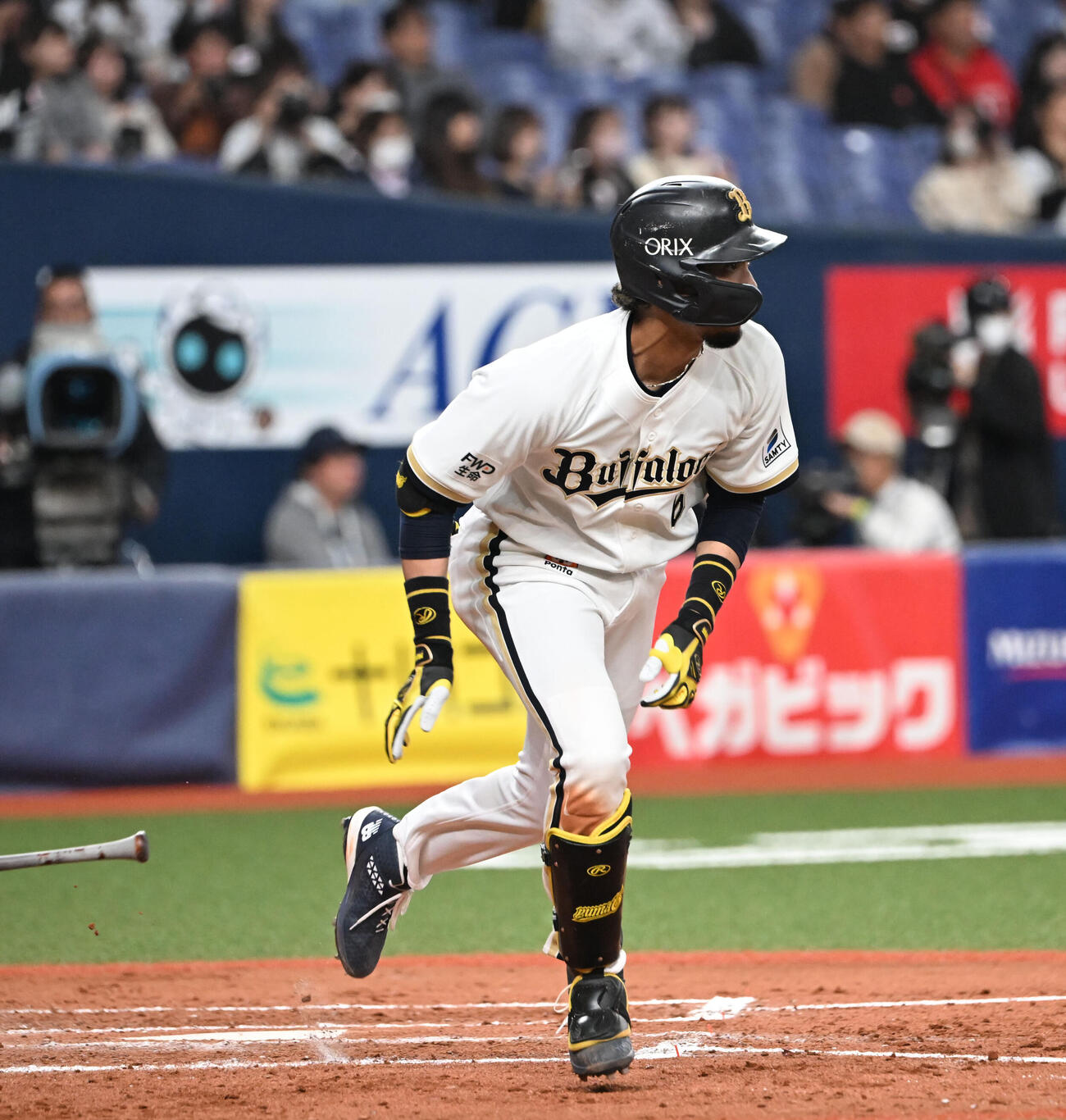 オリックス対ロッテ　7回裏オリックス2死一、三塁、右前適時打を放つ宗（撮影・和賀正仁）