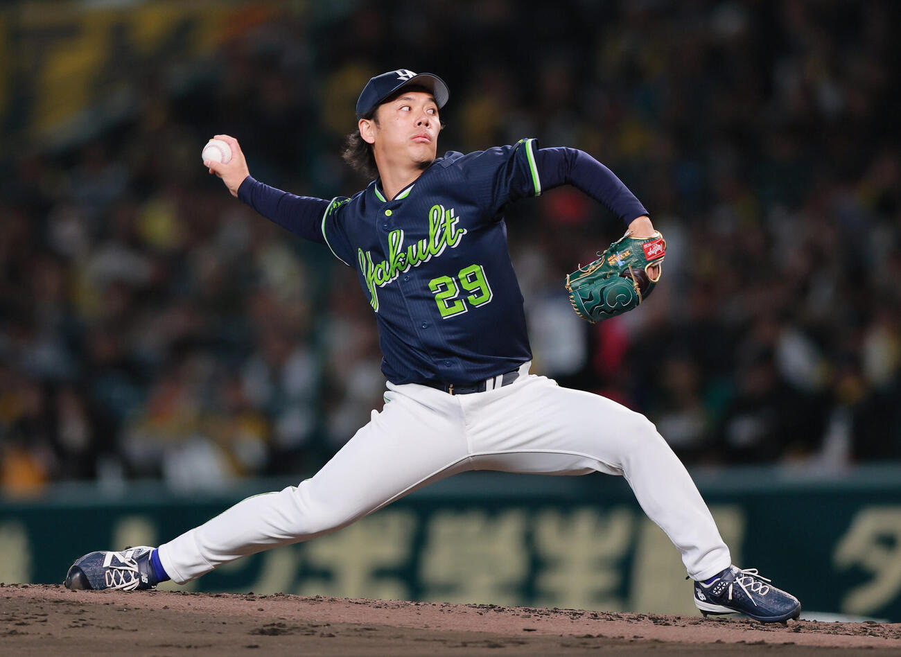 阪神対ヤクルト　力投するヤクルト先発の小川（撮影・上山淳一）