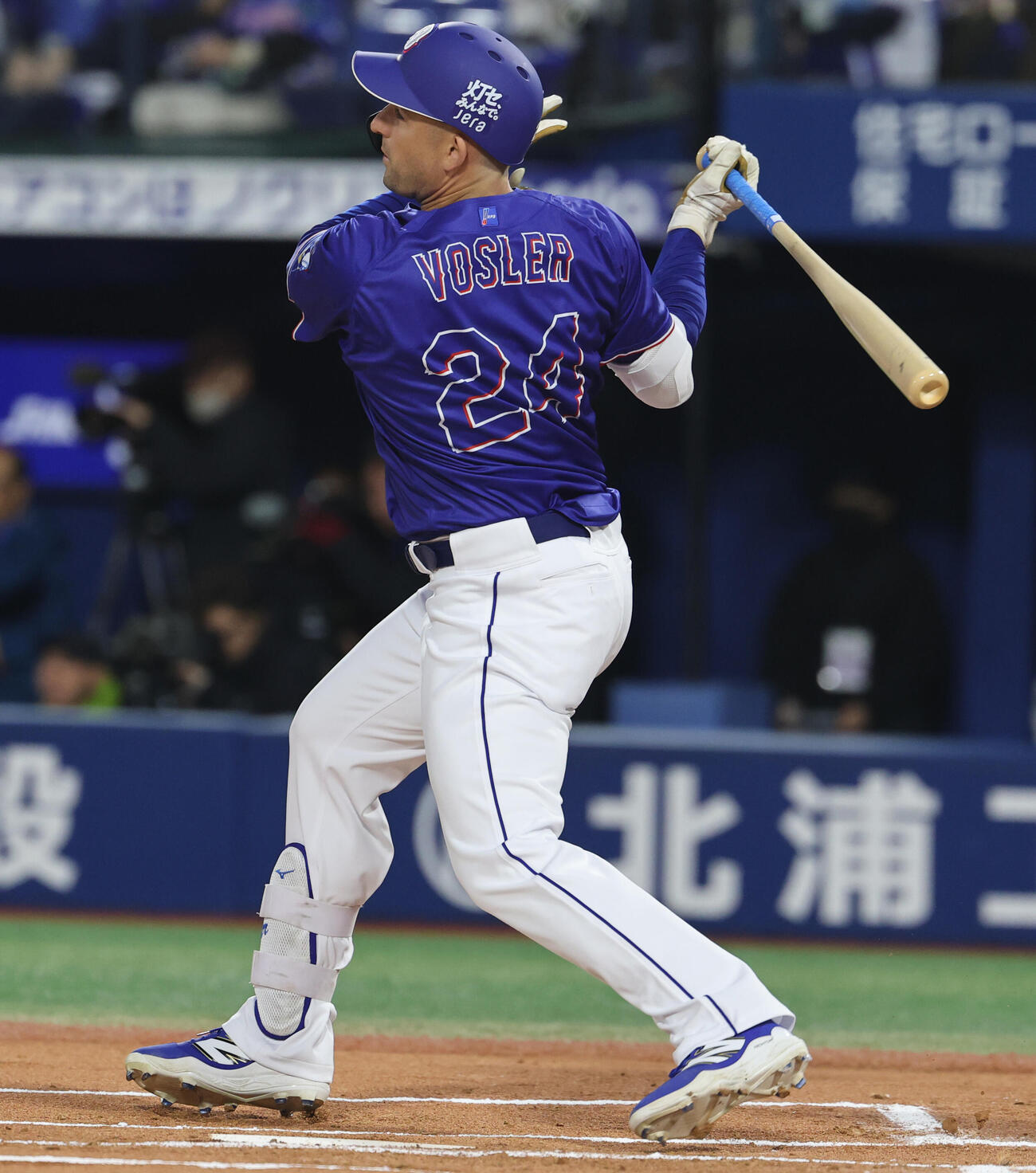 DeNA対中日　1回表中日1死一塁、中前打を放つボスラー（撮影・野上伸悟）