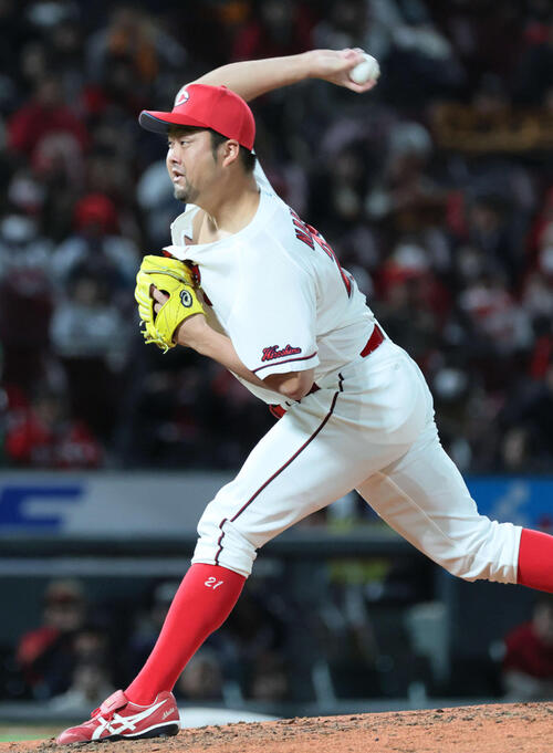 広島】中崎翔太7年ぶりセーブ「サクと握手泣きそうに…もう汗ってこと