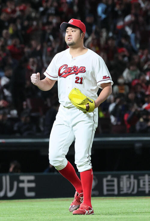 広島】中崎翔太7年ぶりセーブ「サクと握手泣きそうに…もう汗ってこと