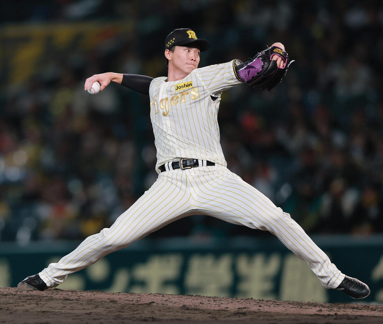 阪神対ヤクルト　9回表に登板する湯浅（撮影・上山淳一）