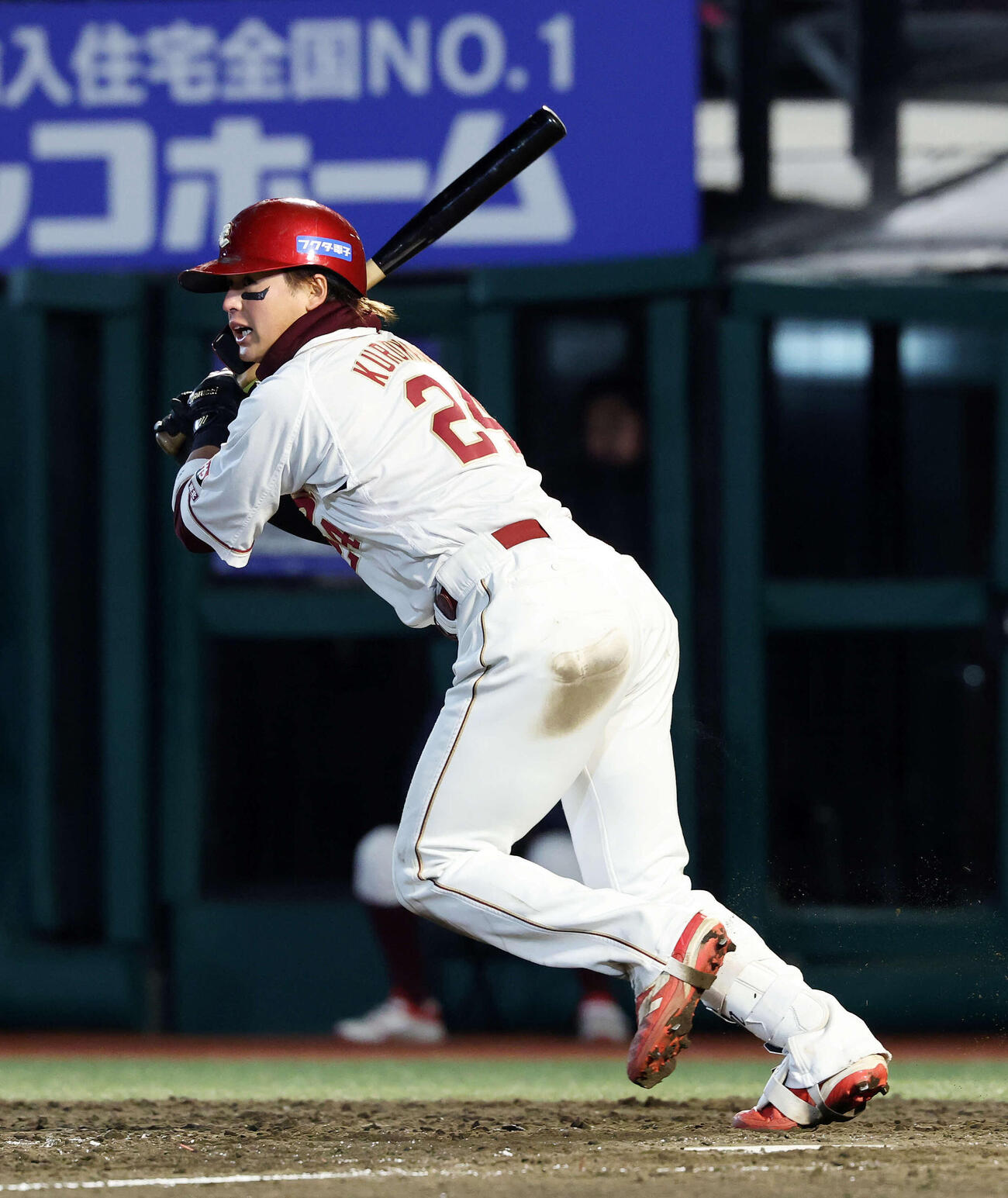 楽天対日本ハム　4回裏楽天1死二、三塁、黒川は2点適時二塁打を放つ（撮影・鈴木正人）　