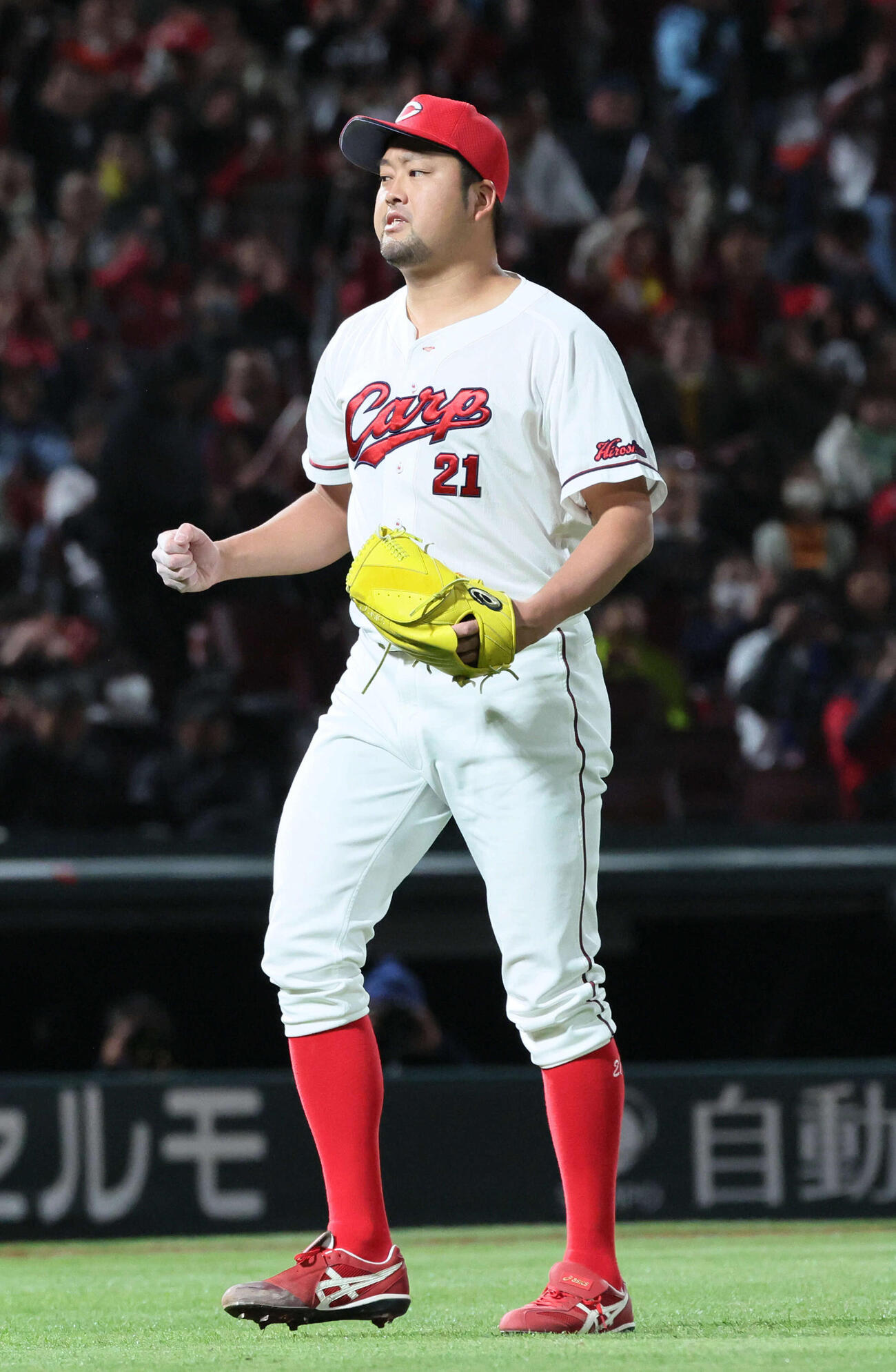 広島対巨人　抑えで最後を締めた中崎（撮影・加藤孝規）