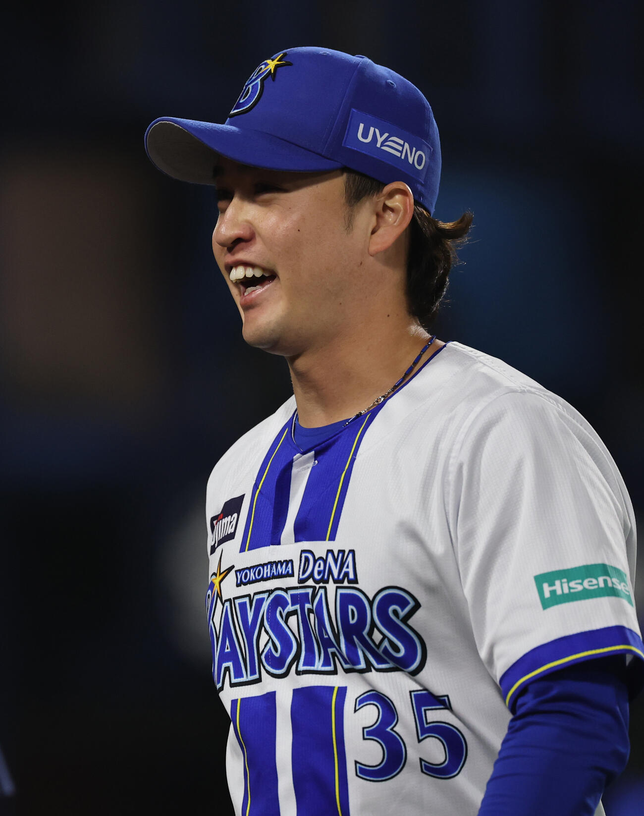 DeNA対中日　5回表を抑え笑顔でベンチに戻るDeNA橋本（撮影・野上伸悟）