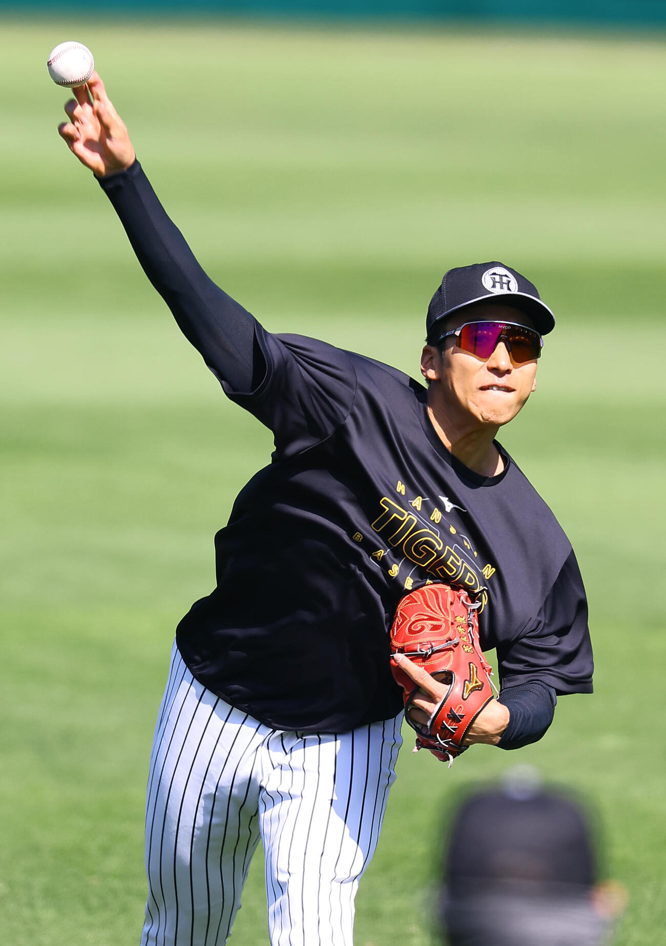 阪神対ヤクルト　キャッチボールをする阪神茨木（撮影・上田博志）