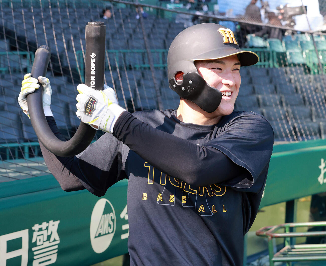 阪神対ヤクルト　試合前の練習に励む阪神高寺（撮影・上山淳一）
