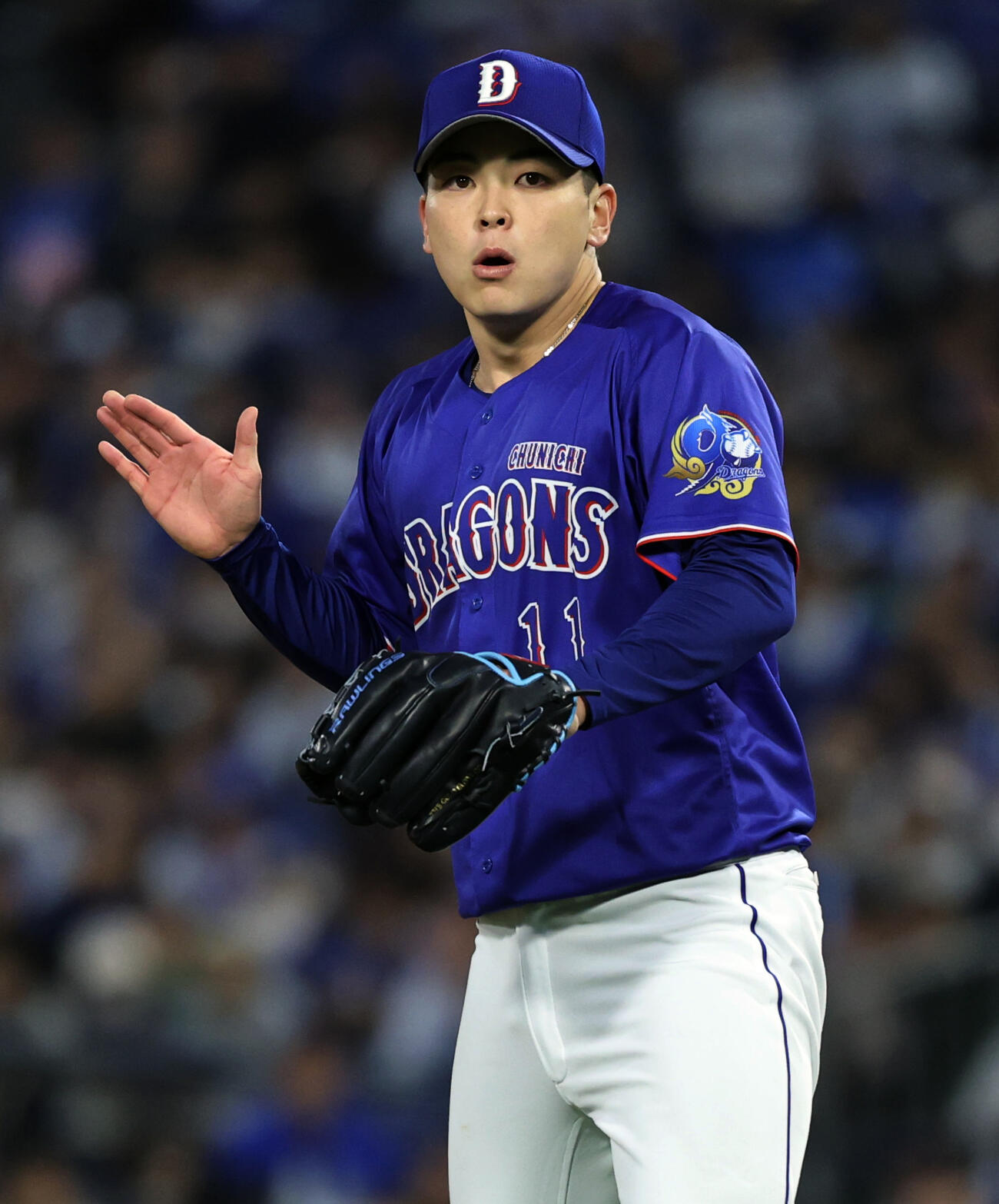 DeNA対中日　1回裏を抑え喜ぶ中日先発の中西聖撮影・野上伸悟）